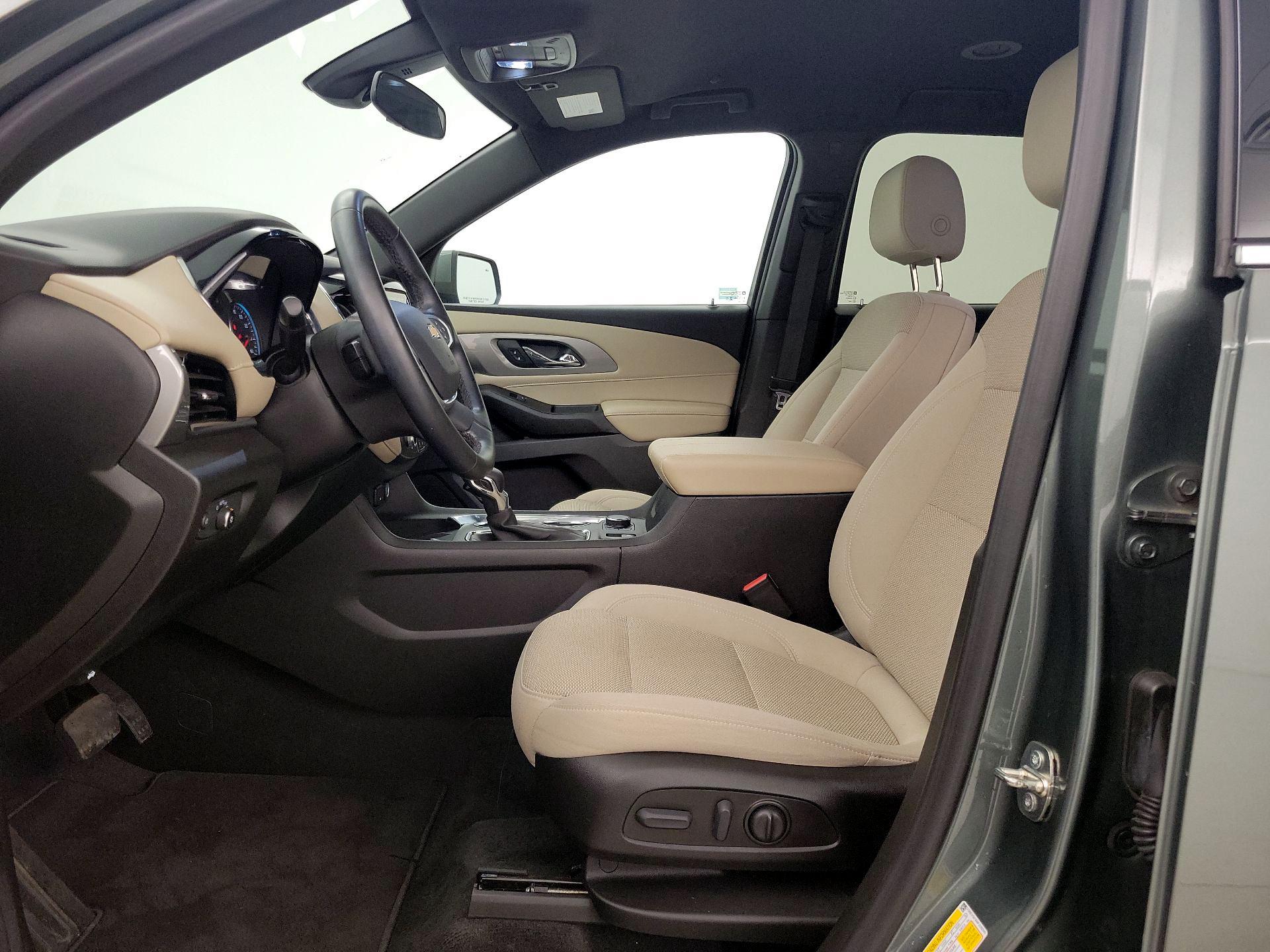 Thumbnail: 2023 Chevrolet Traverse - 11