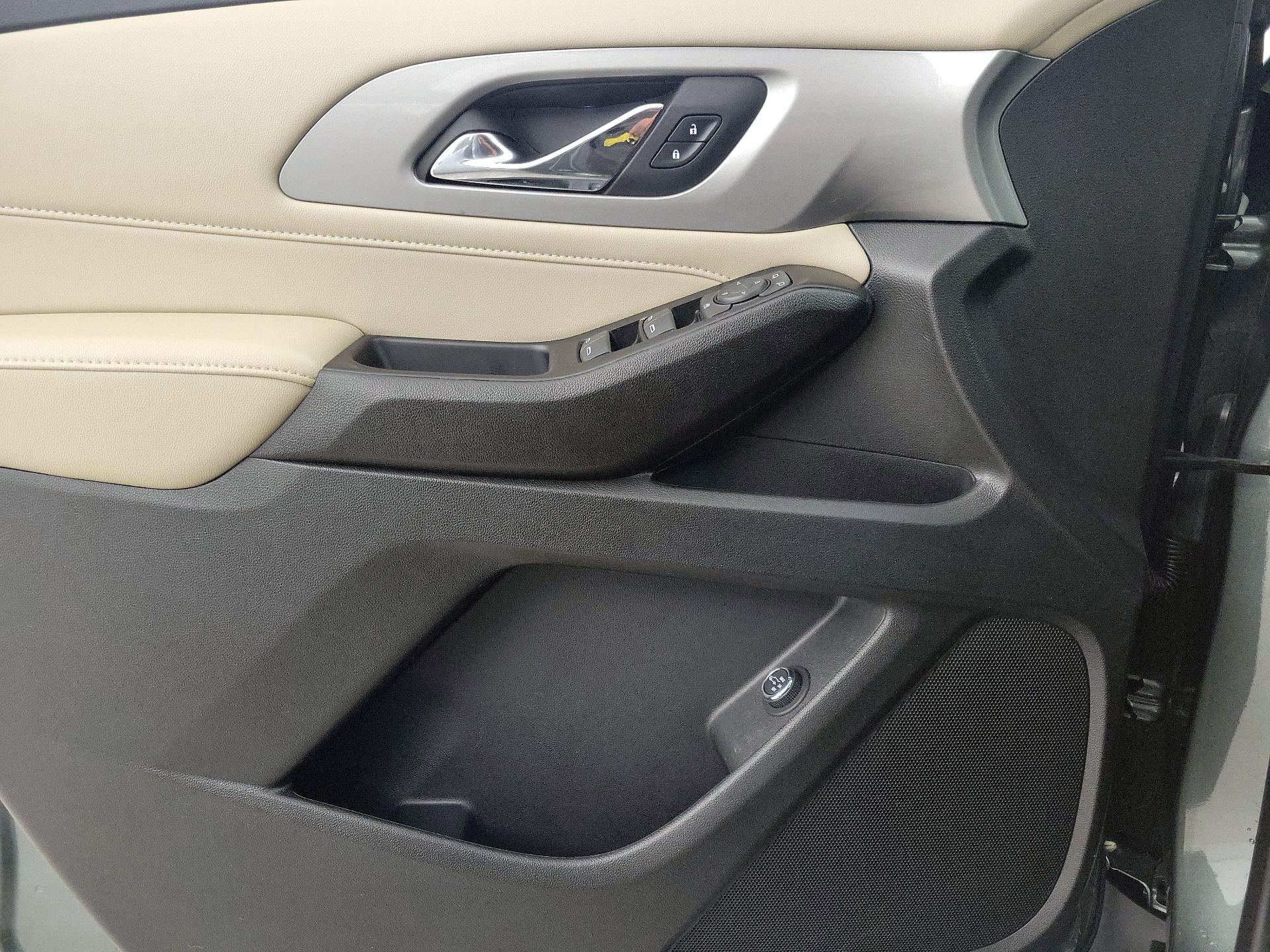 Thumbnail: 2023 Chevrolet Traverse - 12