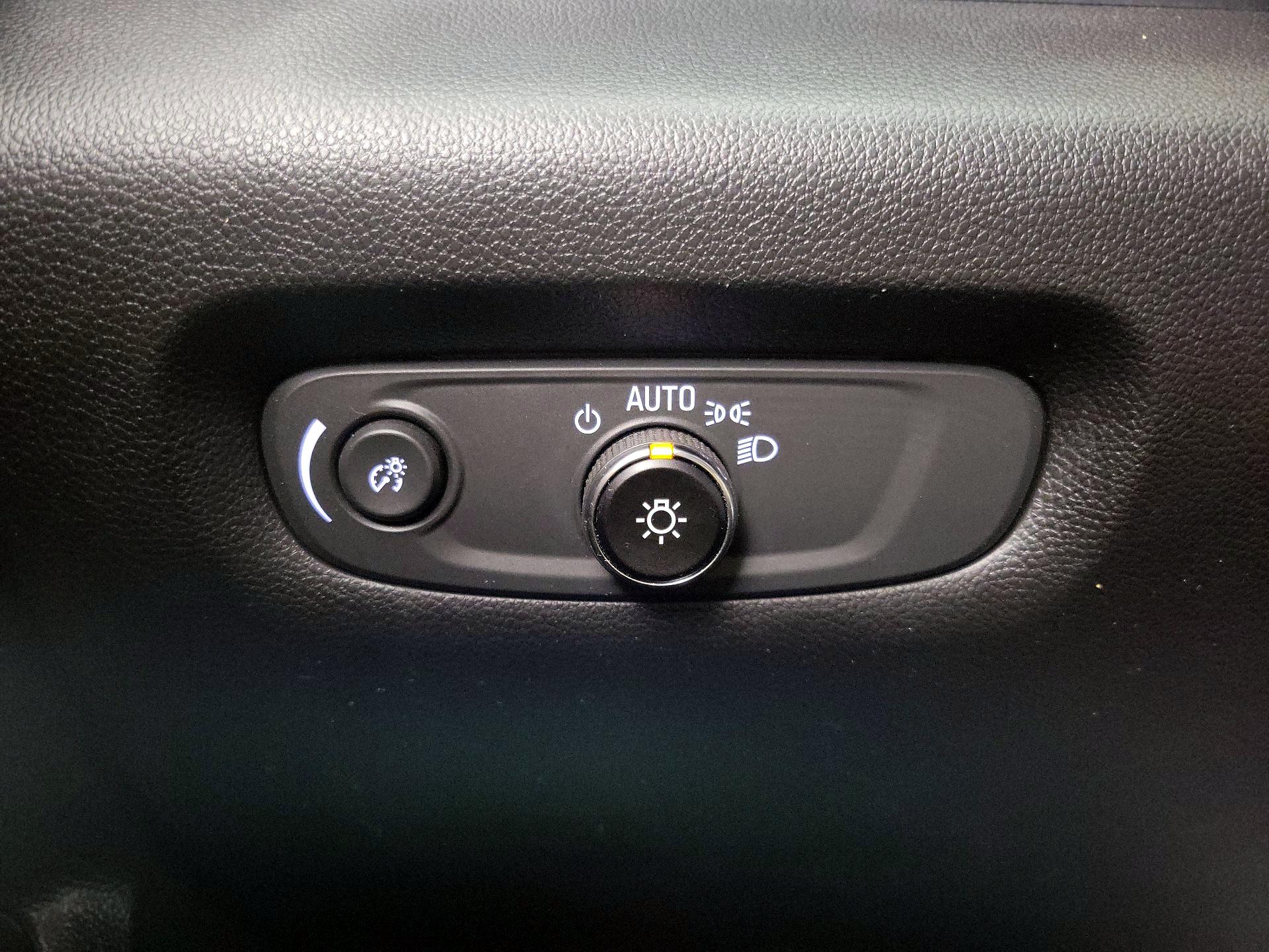 Thumbnail: 2023 Chevrolet Traverse - 13