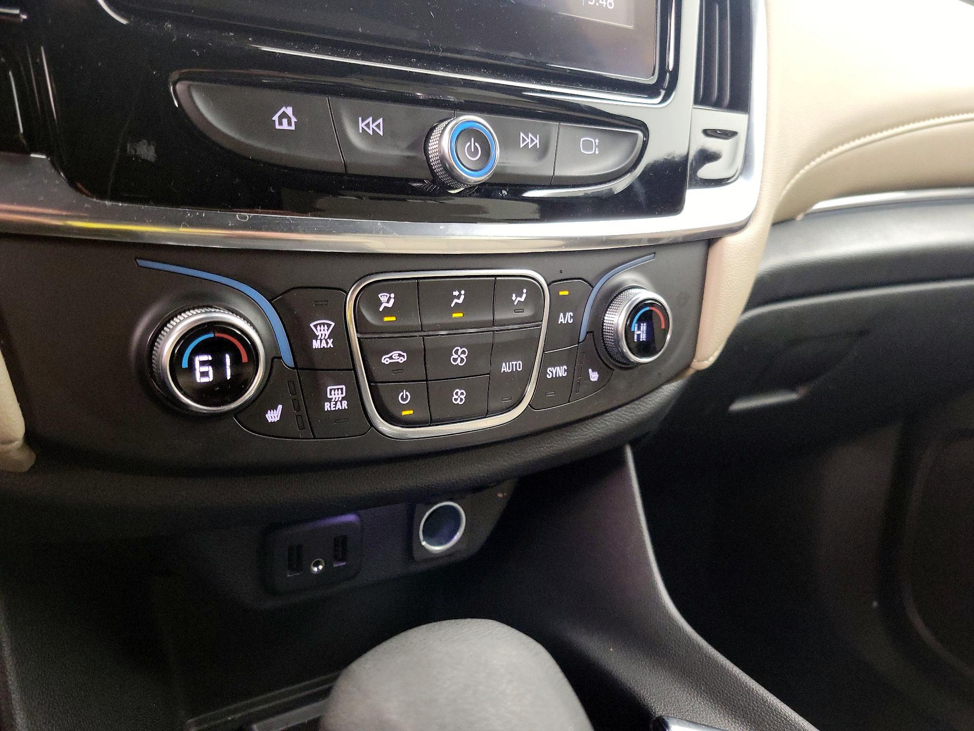 Thumbnail: 2023 Chevrolet Traverse - 16