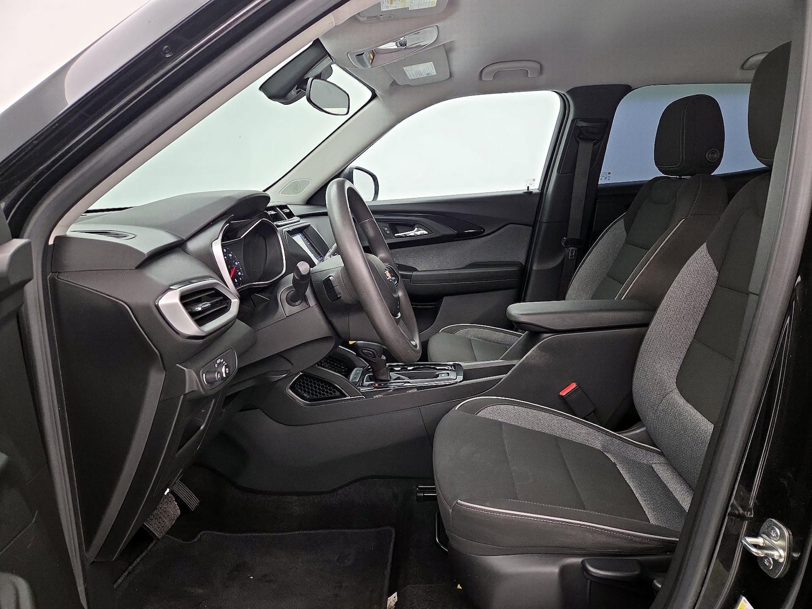 2023 Chevrolet TrailBlazer LS - Photo 12