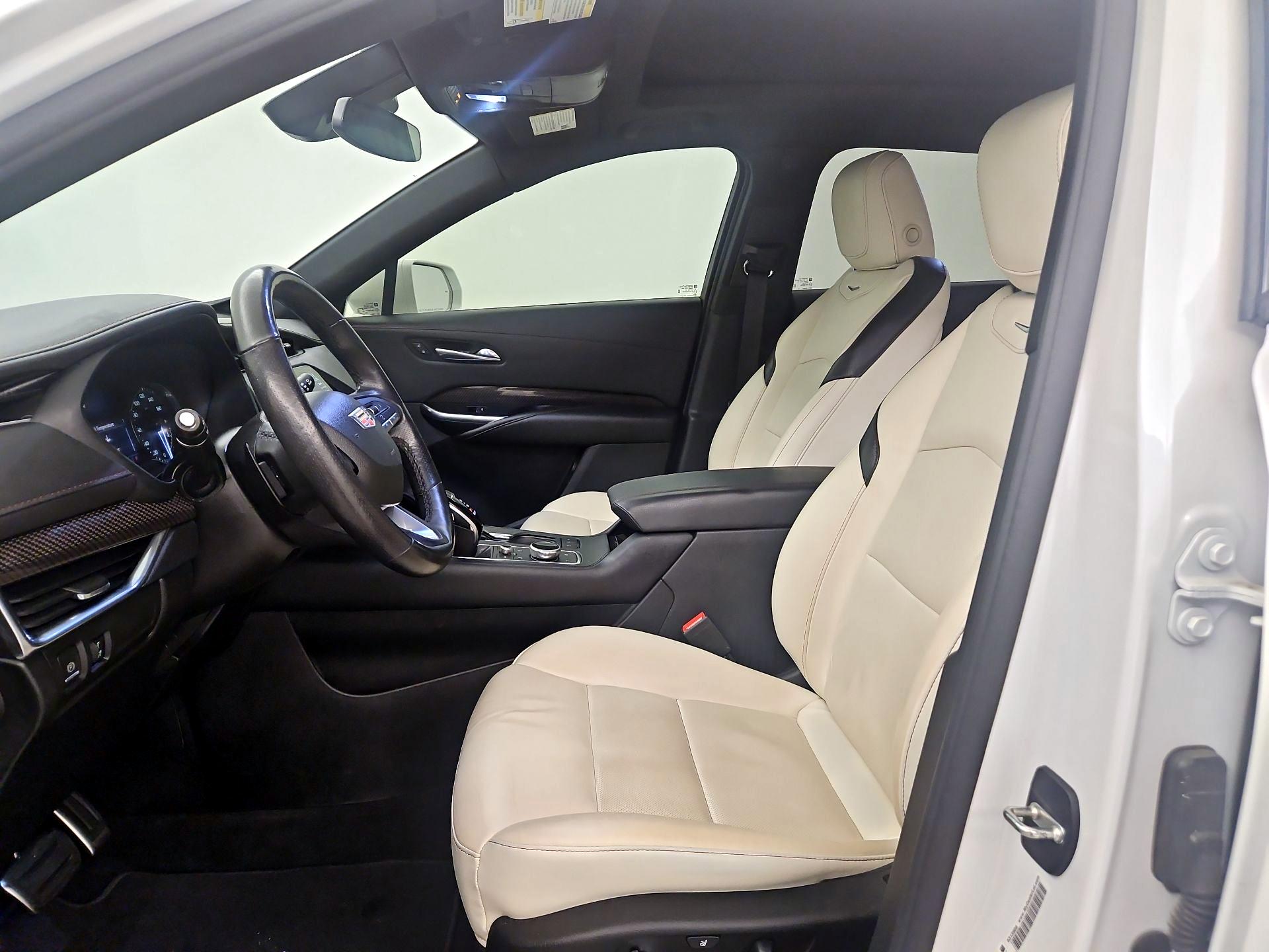 Thumbnail: 2021 Cadillac XT4 - 11