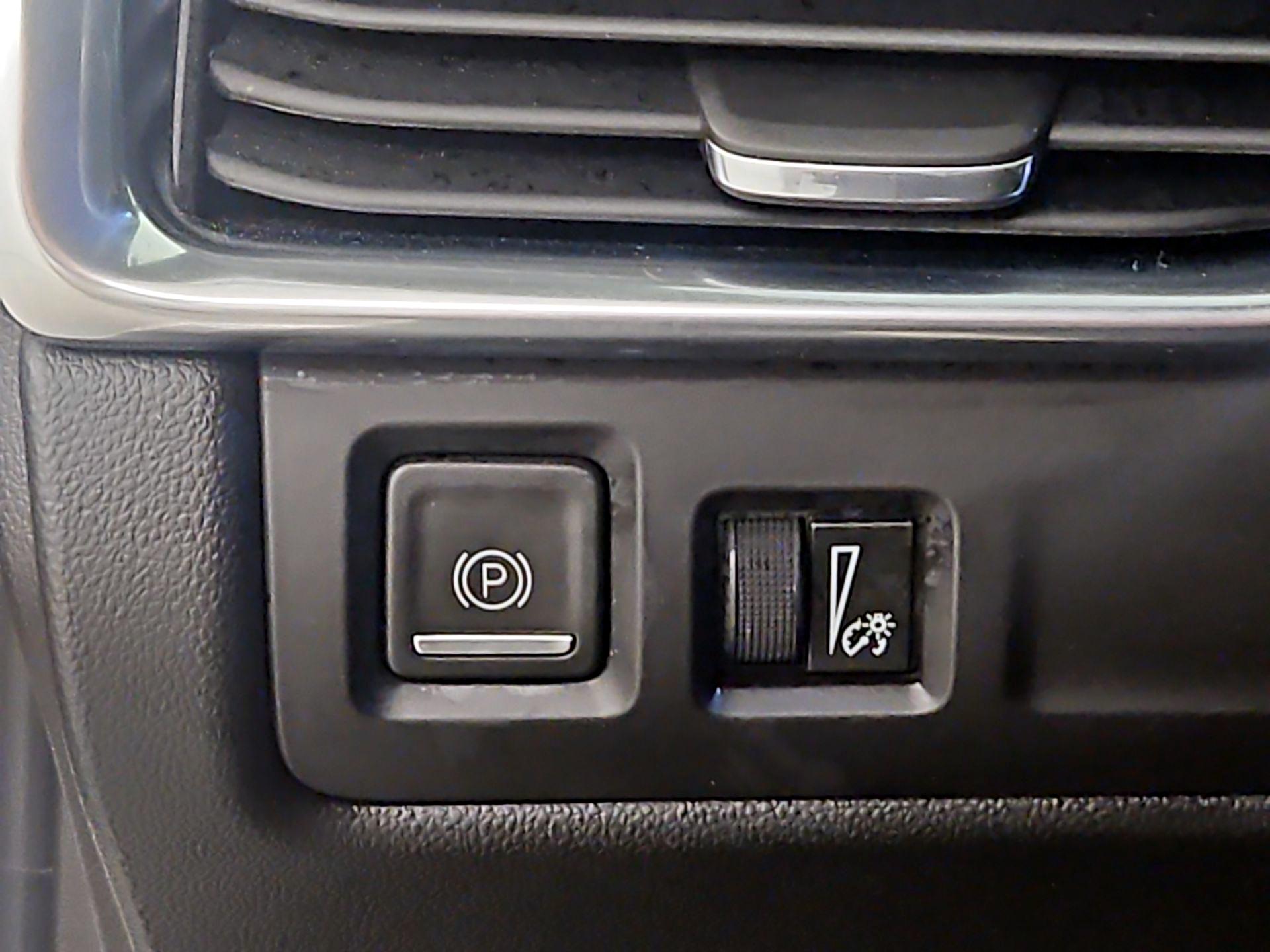 Thumbnail: 2021 Cadillac XT4 - 13