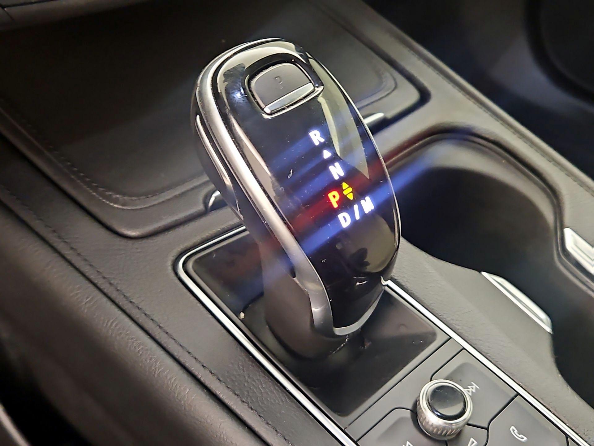 Thumbnail: 2021 Cadillac XT4 - 17