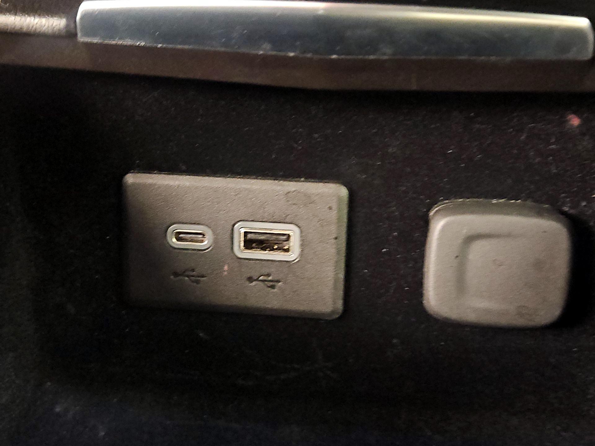 Thumbnail: 2021 Cadillac XT4 - 18