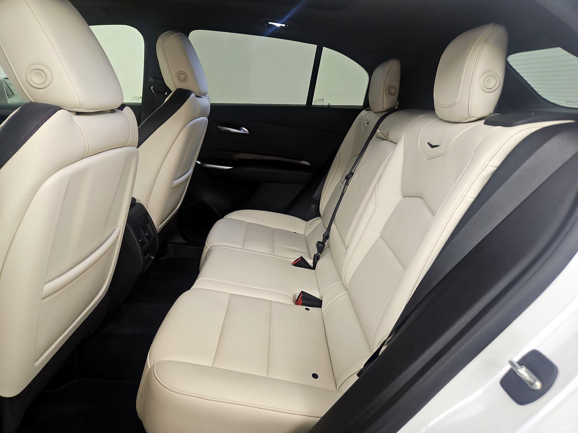 Thumbnail: 2021 Cadillac XT4 - 20