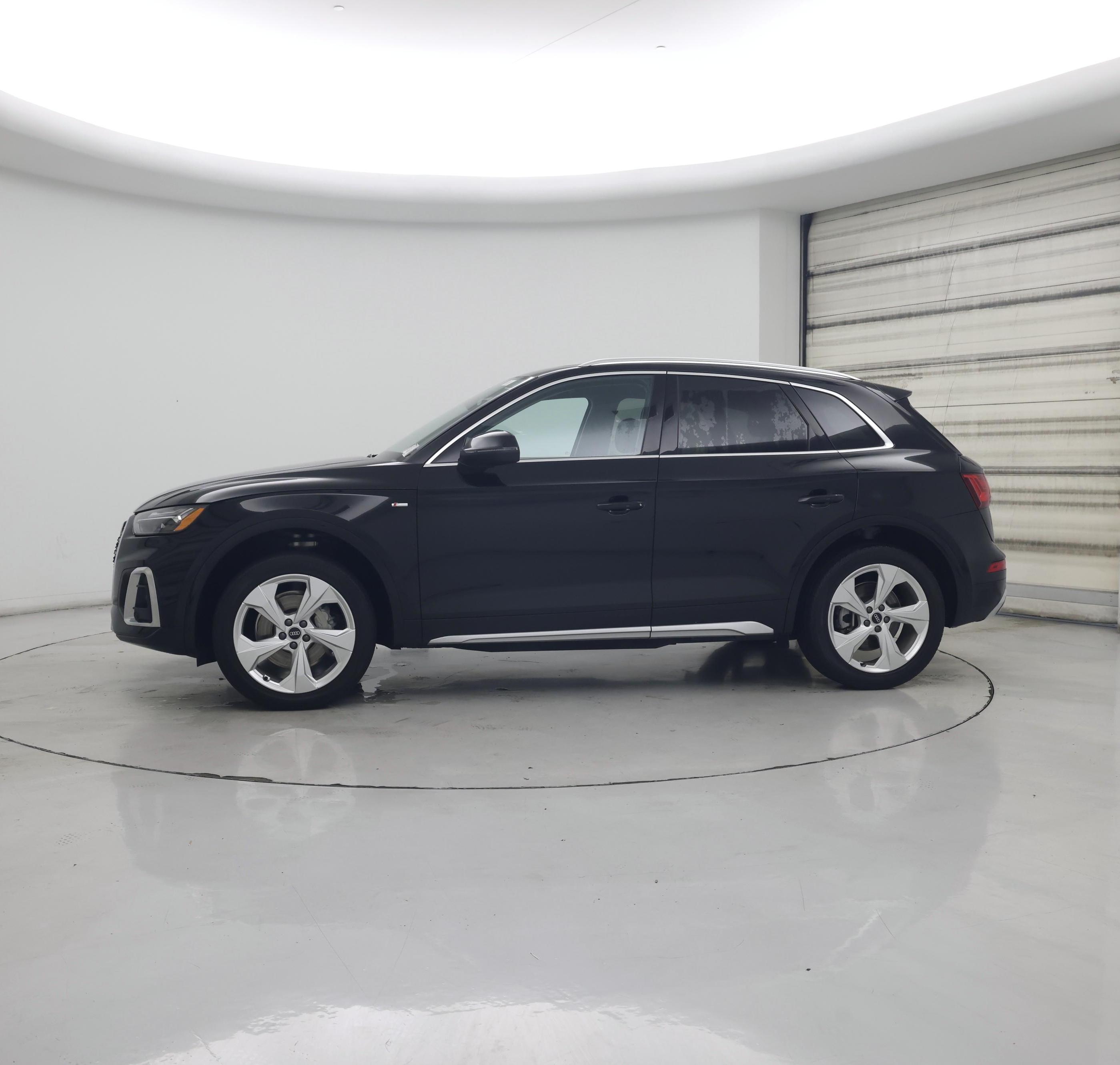 Thumbnail: 2023 Audi Q5 - 3
