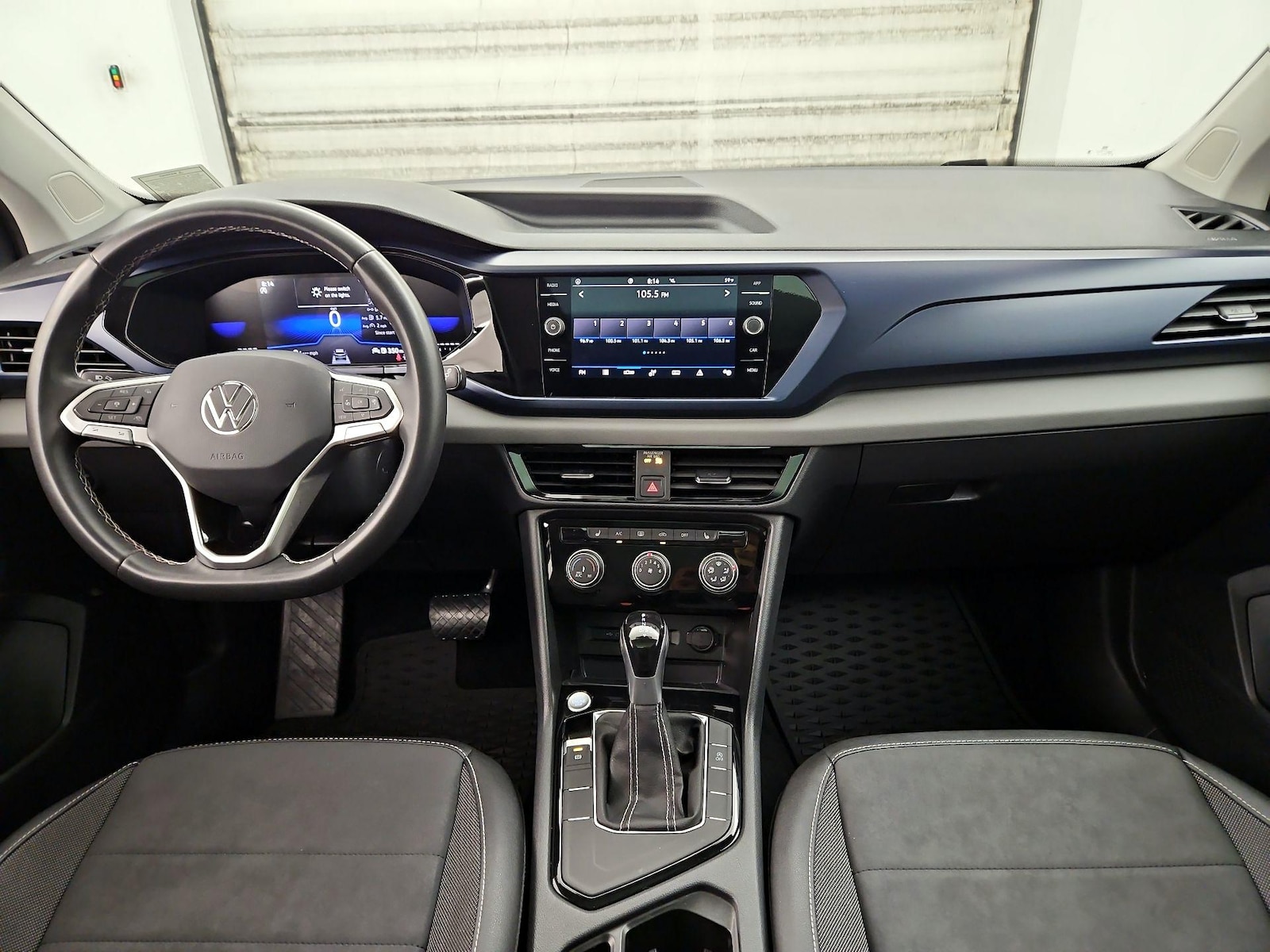 2023 Volkswagen Taos SE - Photo 10