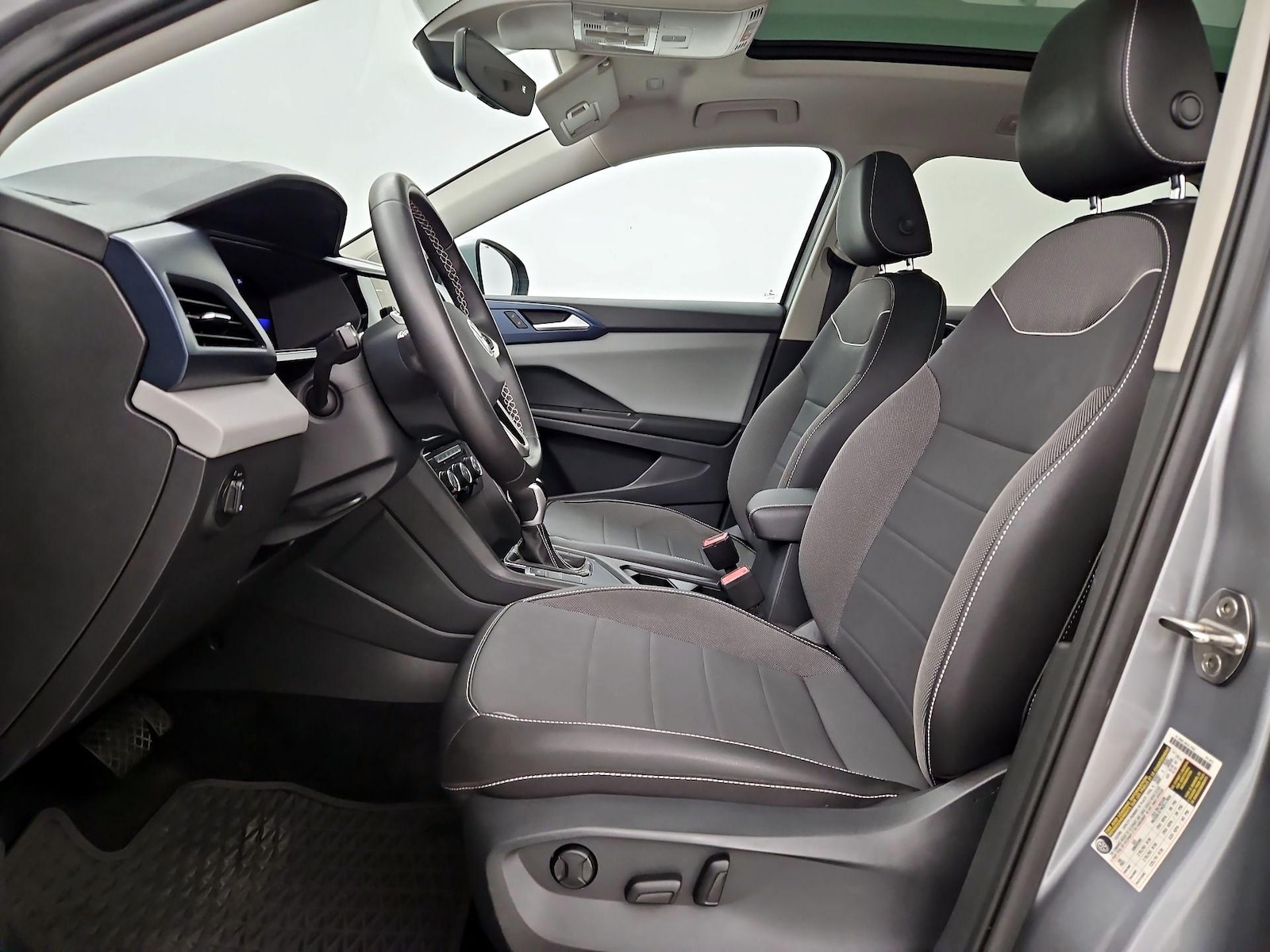 2023 Volkswagen Taos SE - Photo 12