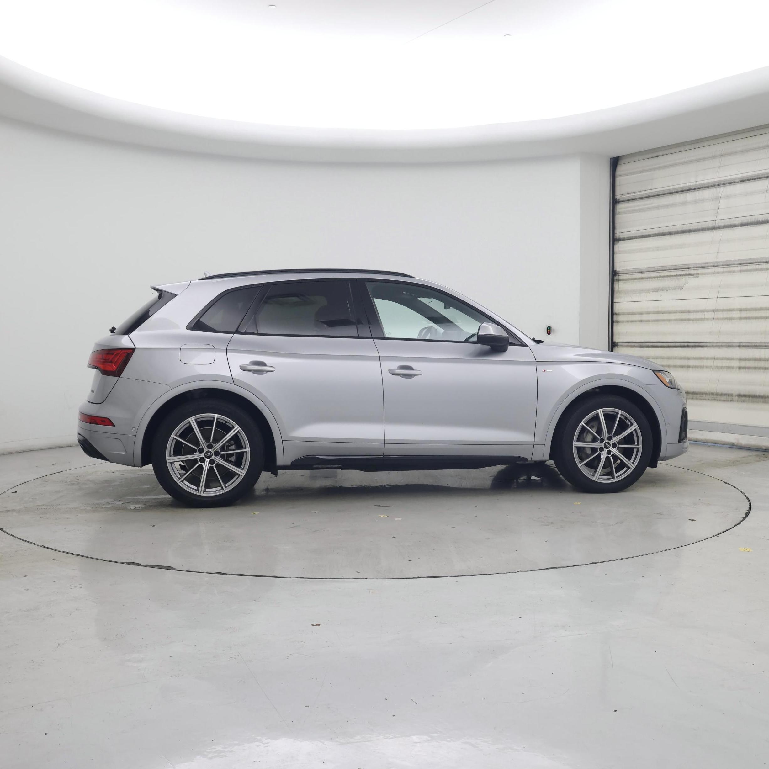 Thumbnail: 2023 Audi Q5 - 7