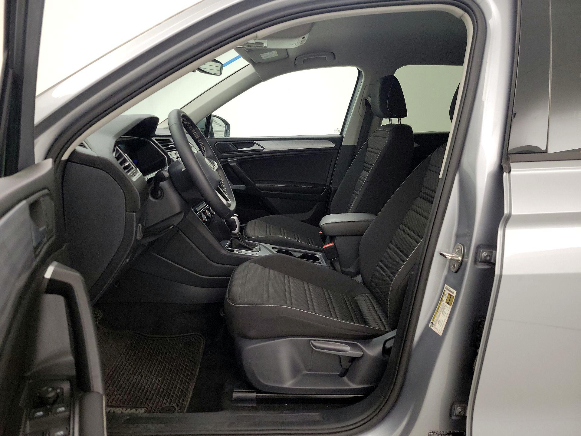 Thumbnail: 2024 Volkswagen Tiguan - 11