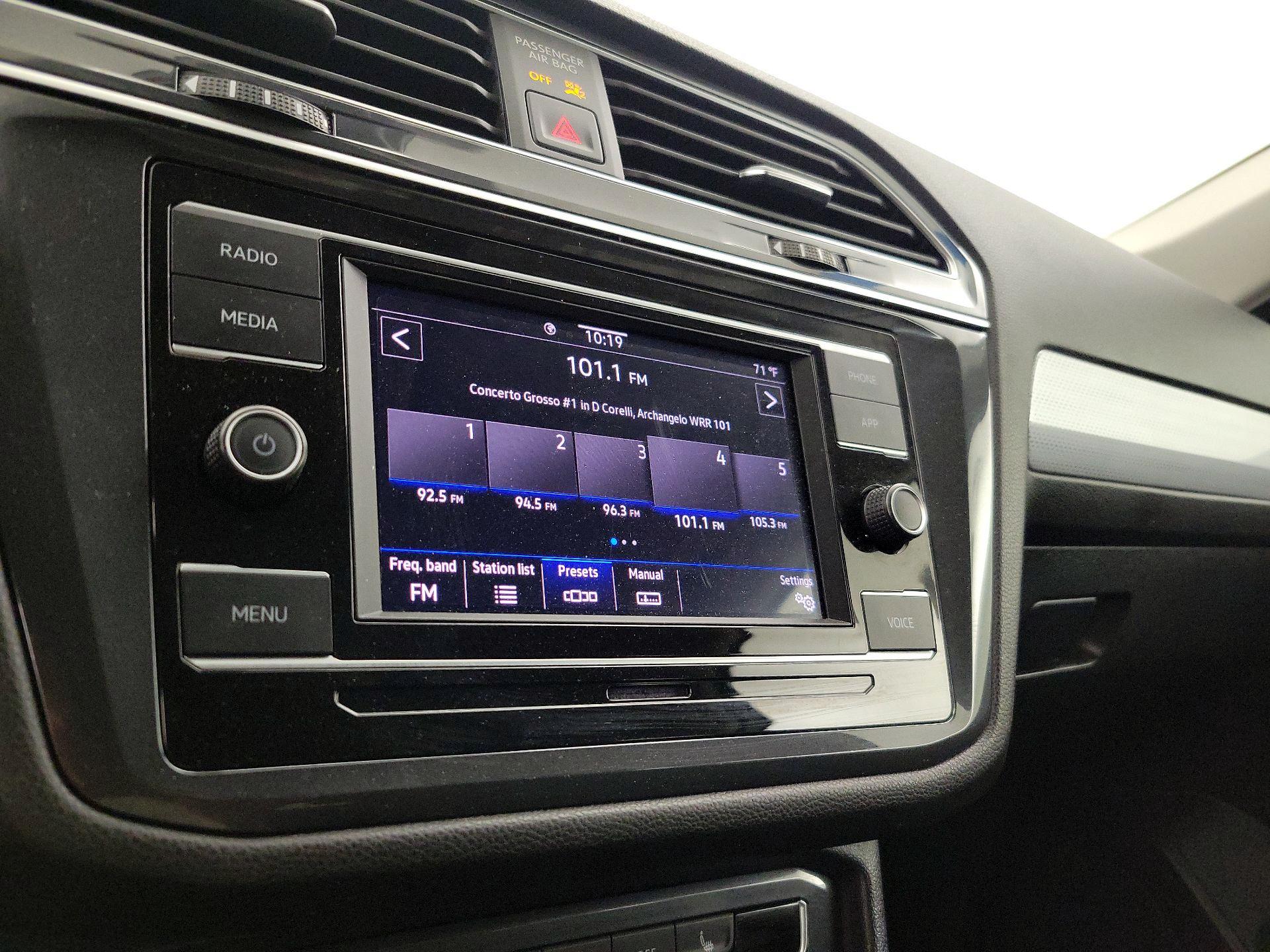 Thumbnail: 2024 Volkswagen Tiguan - 15