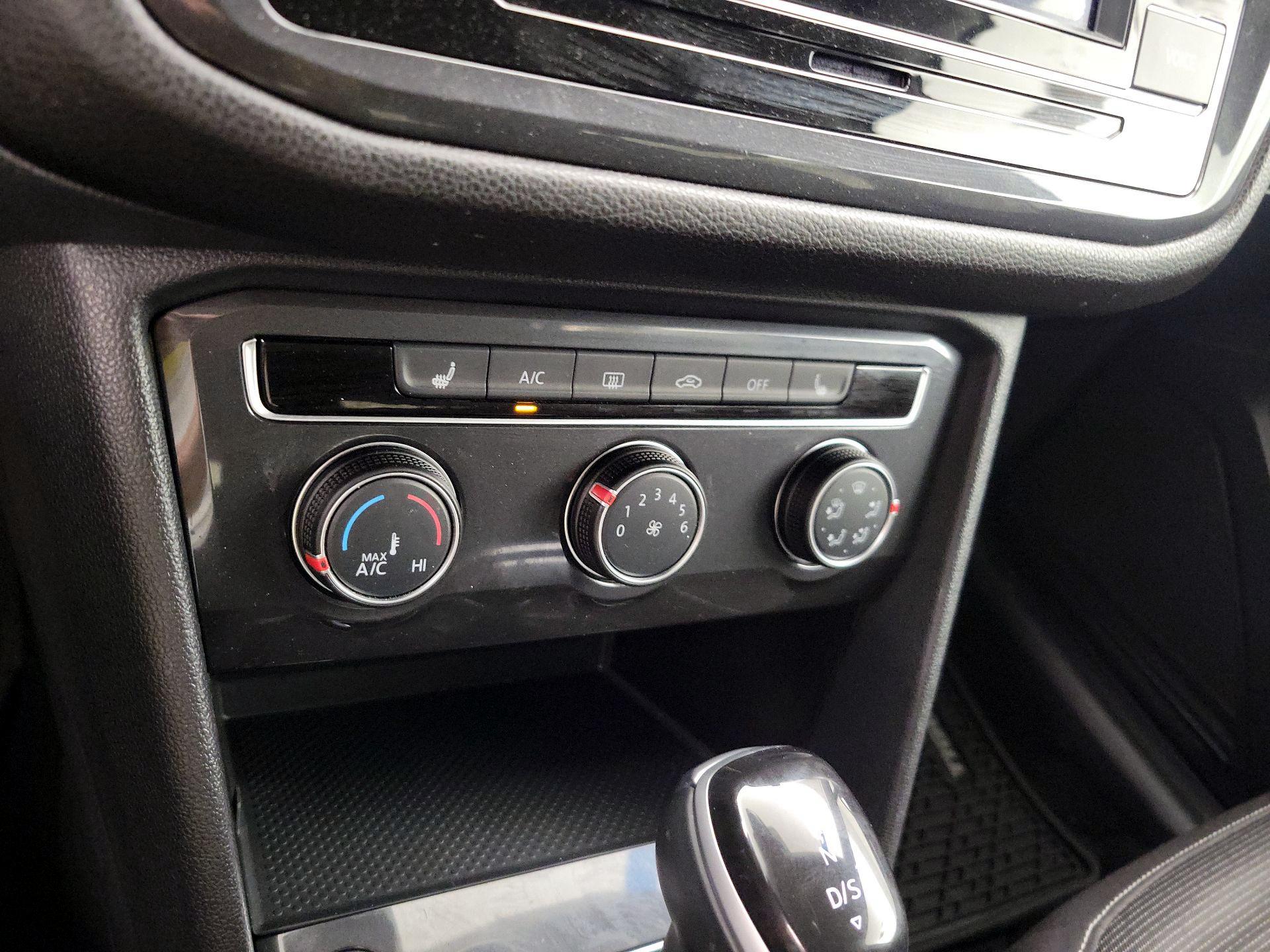 Thumbnail: 2024 Volkswagen Tiguan - 16