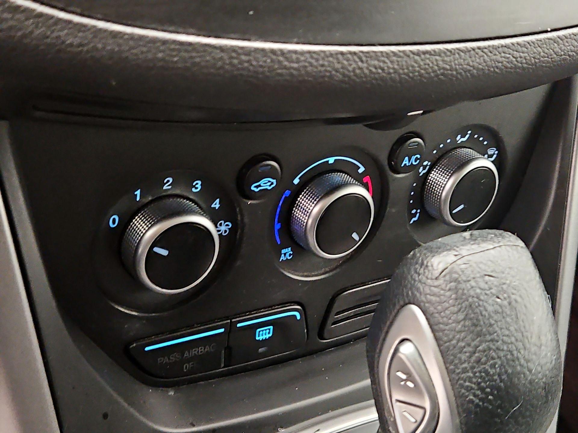 Thumbnail: 2014 Ford Escape - 16