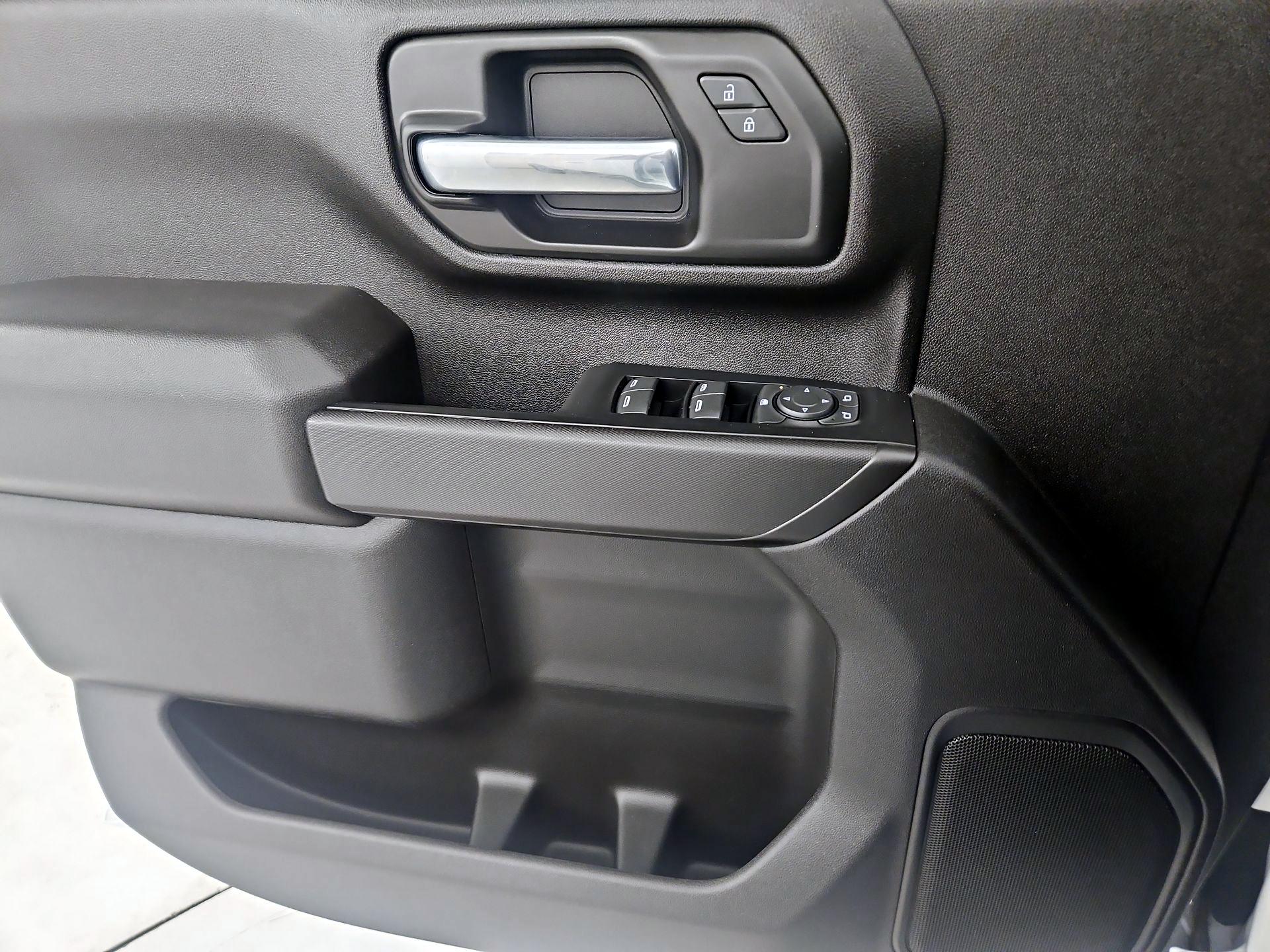 Thumbnail: 2025 Chevrolet Silverado 2500 - 12