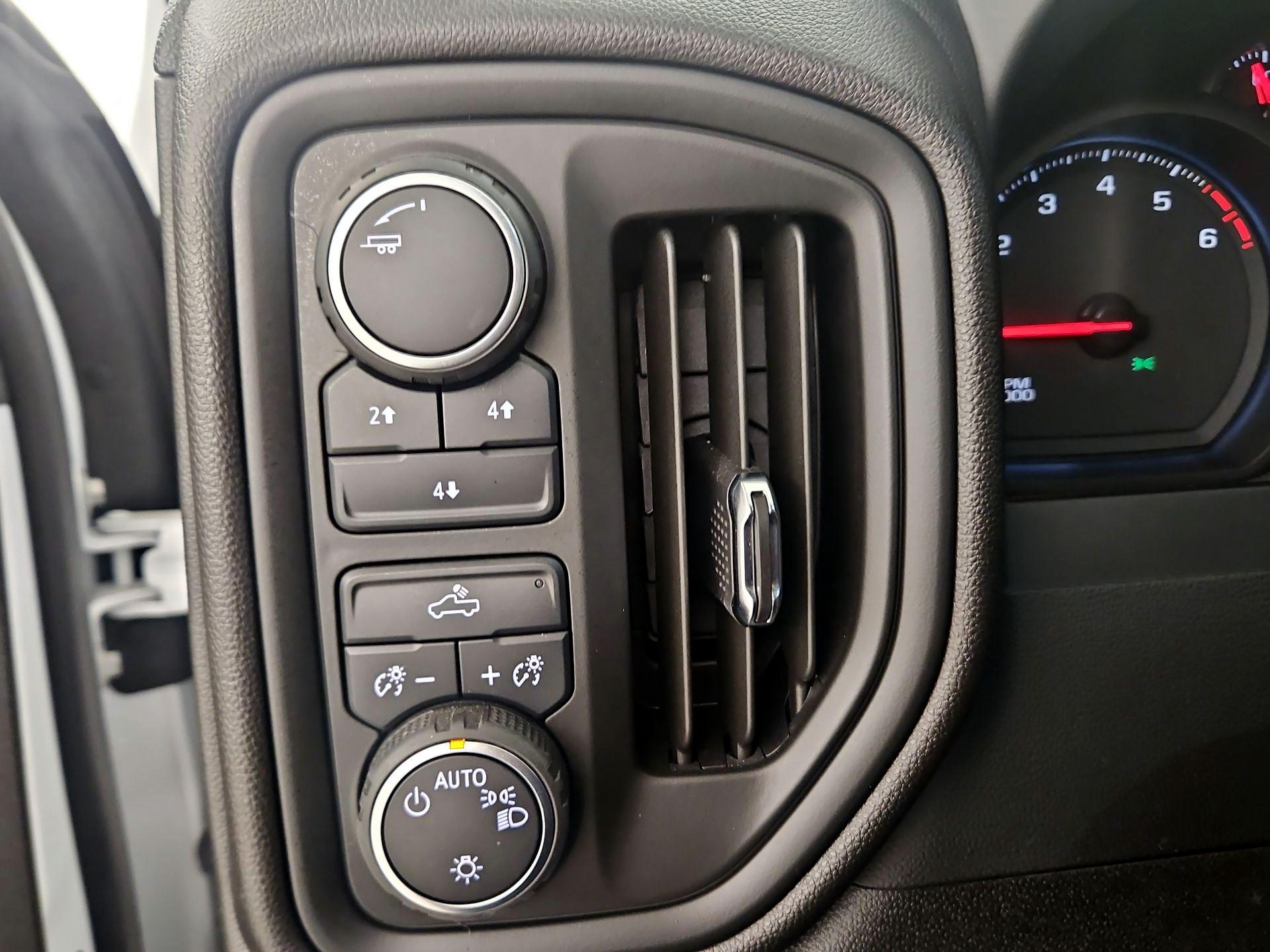 Thumbnail: 2025 Chevrolet Silverado 2500 - 13