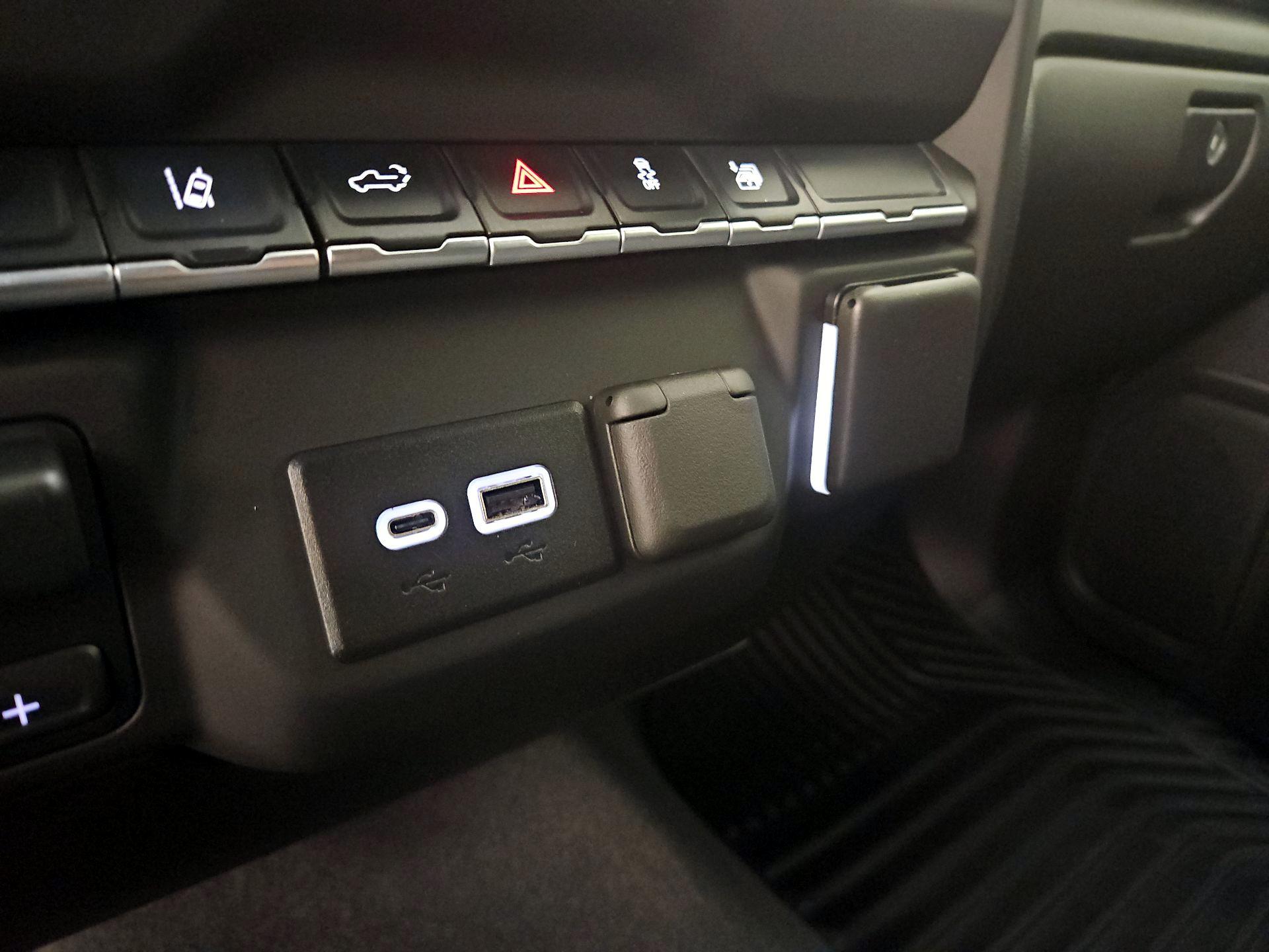 Thumbnail: 2025 Chevrolet Silverado 2500 - 18