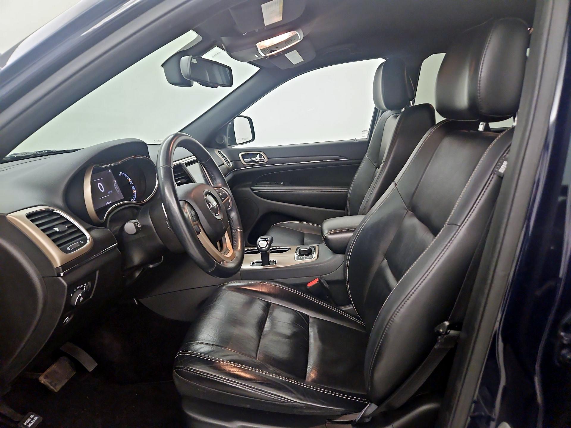 Thumbnail: 2015 Jeep Grand Cherokee - 11