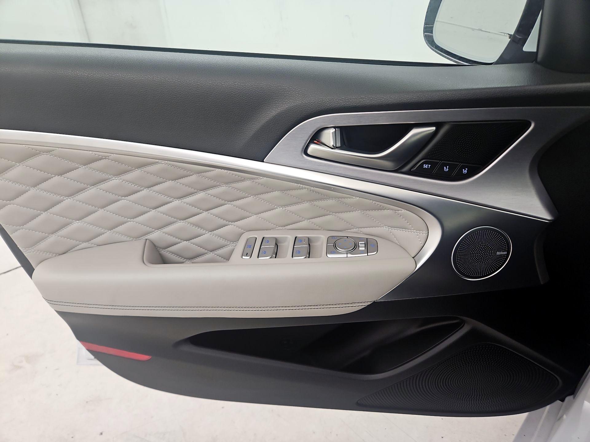 Thumbnail: 2019 Genesis G70 - 12