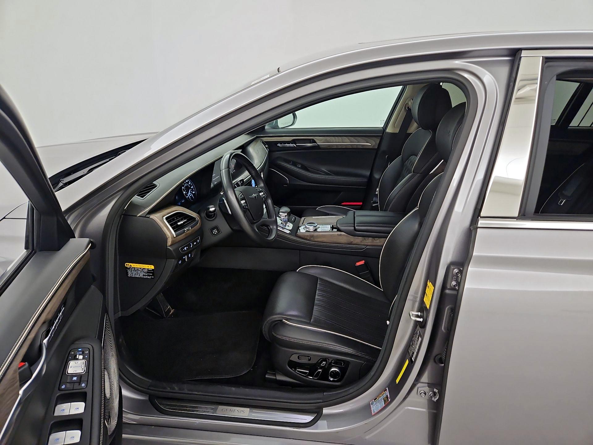 Thumbnail: 2021 Genesis G90 - 11