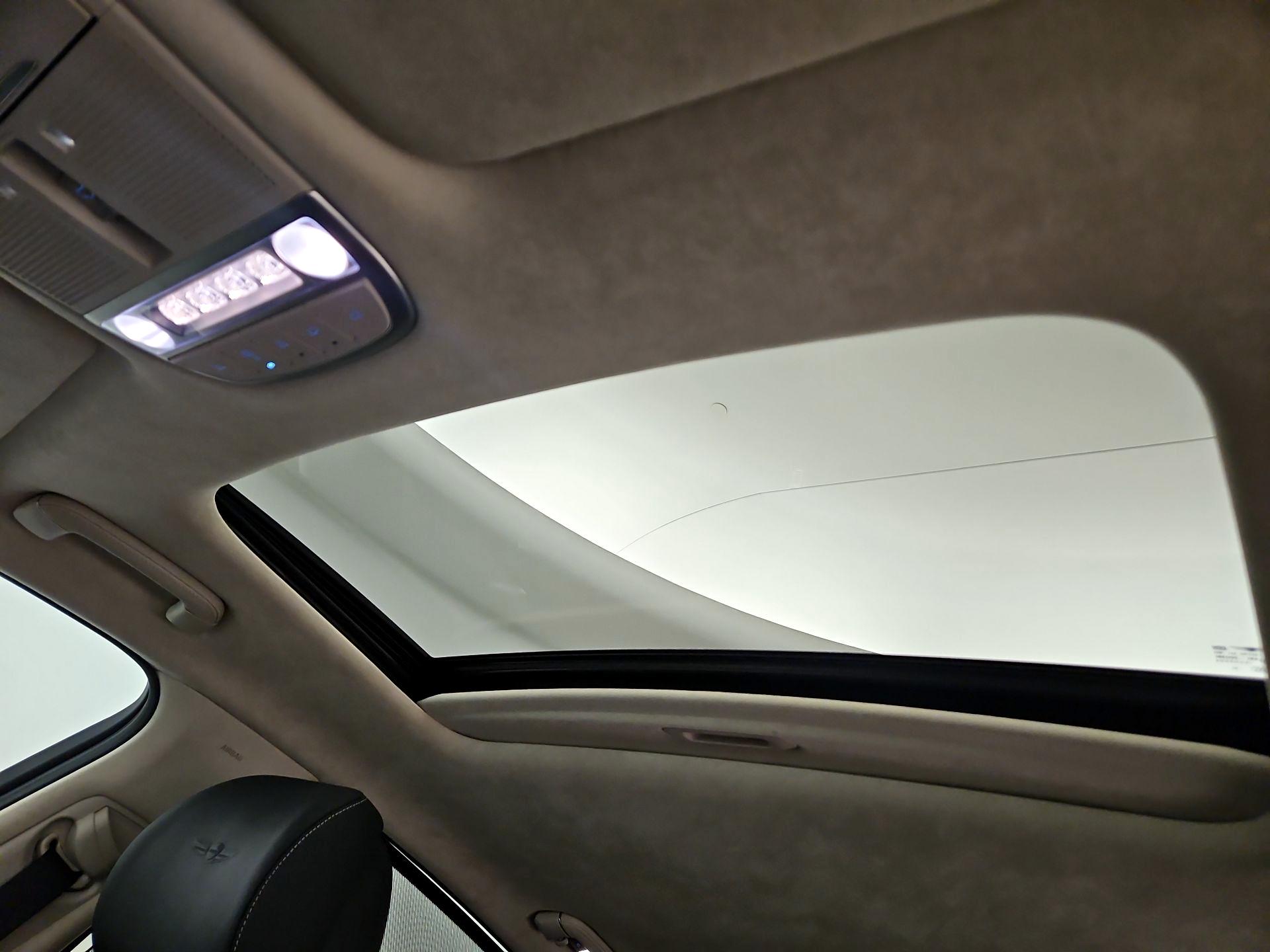 Thumbnail: 2021 Genesis G90 - 20