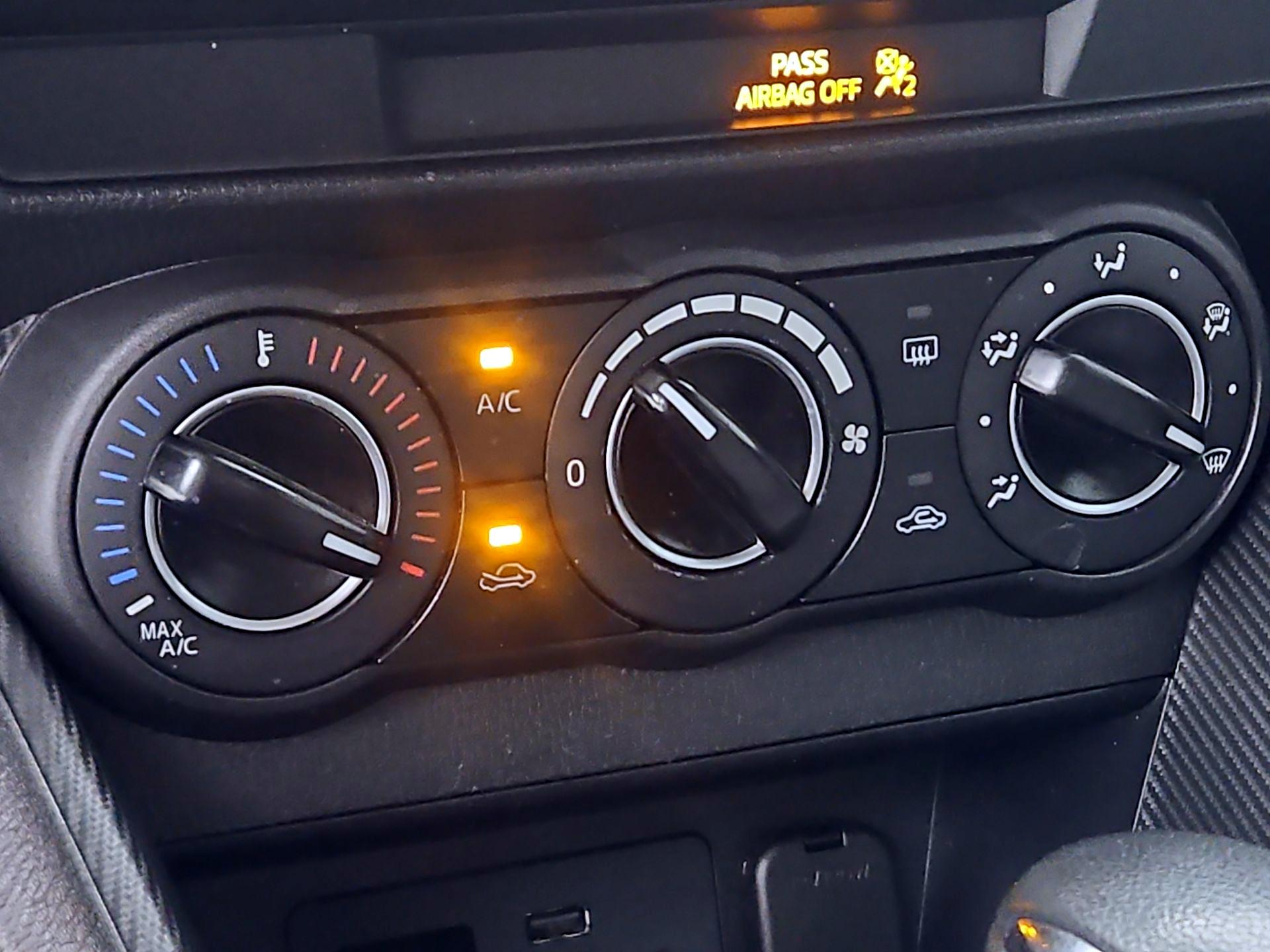 Thumbnail: 2019 Toyota Yaris - 17