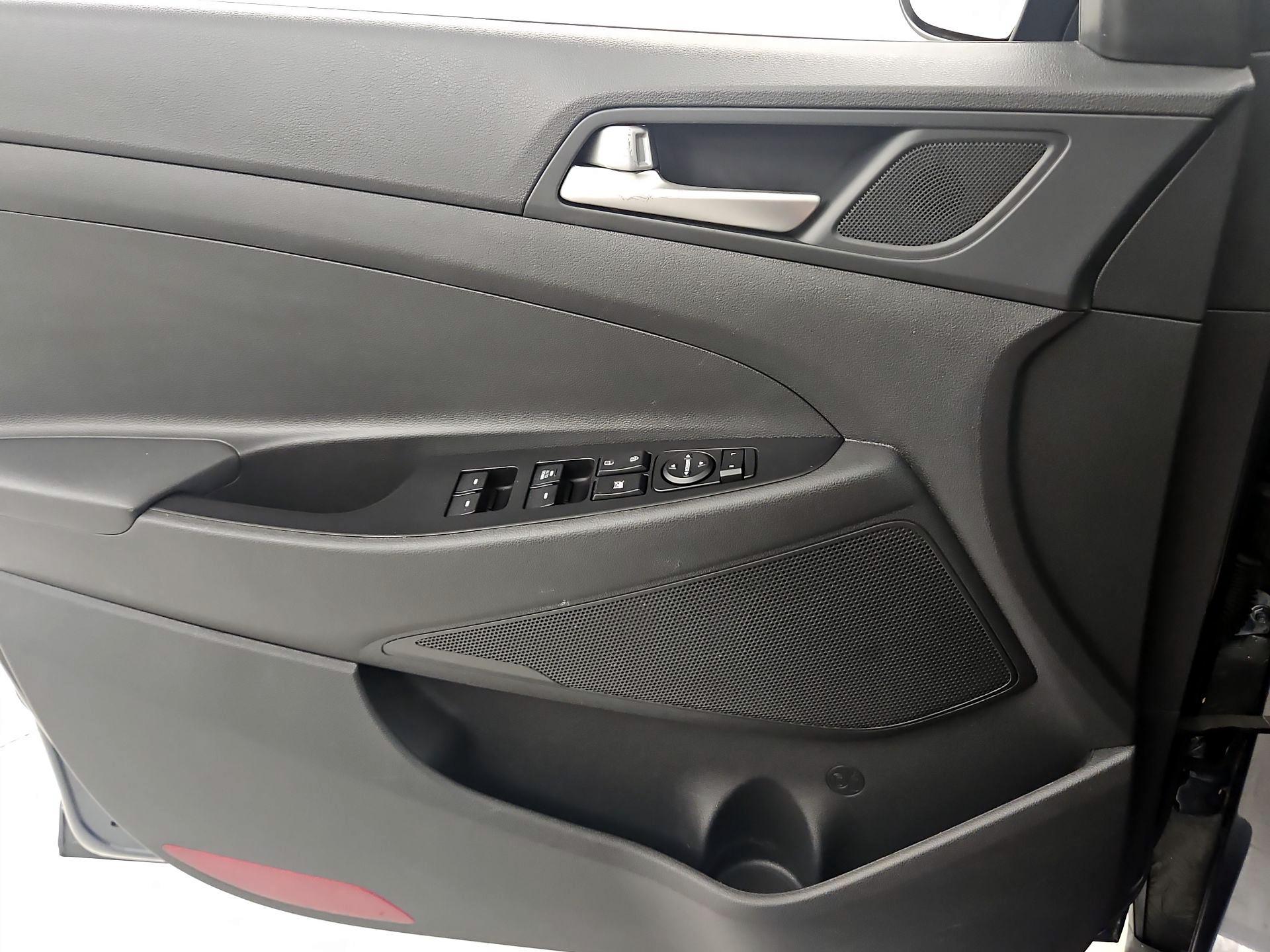 Thumbnail: 2019 Hyundai Tucson - 12