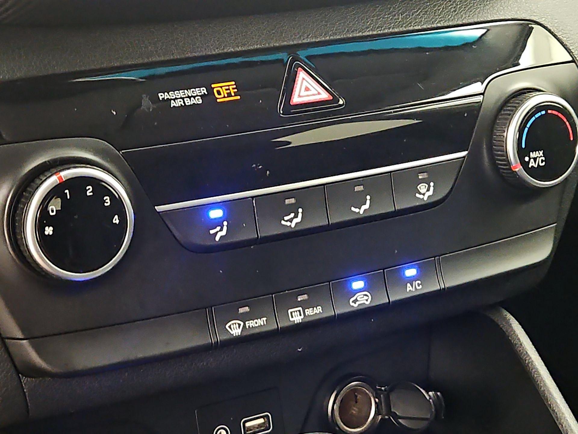 Thumbnail: 2019 Hyundai Tucson - 16