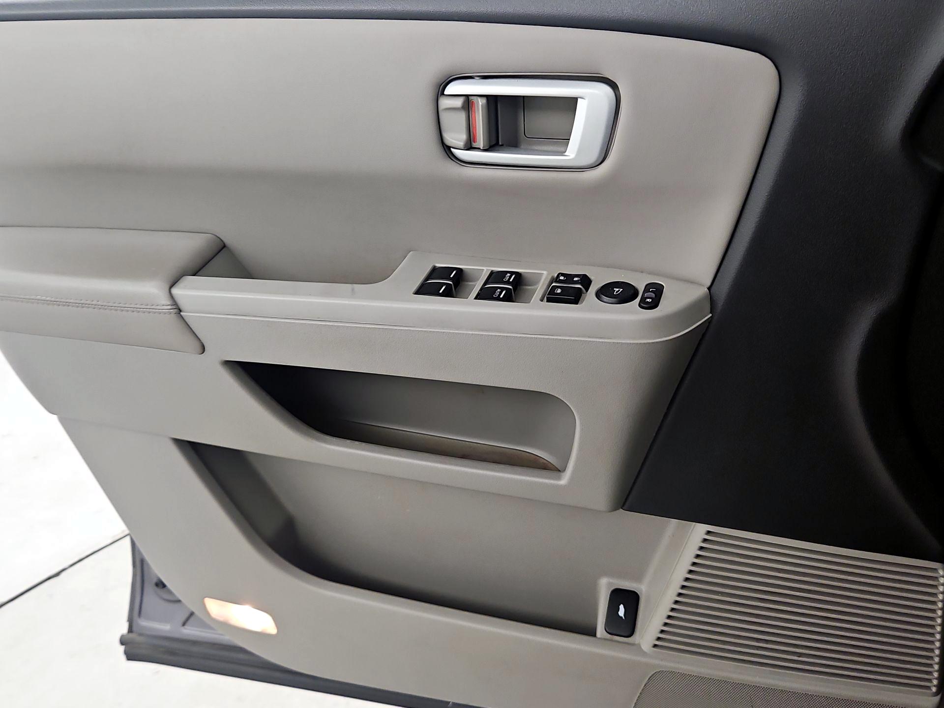 Thumbnail: 2015 Honda Pilot - 12