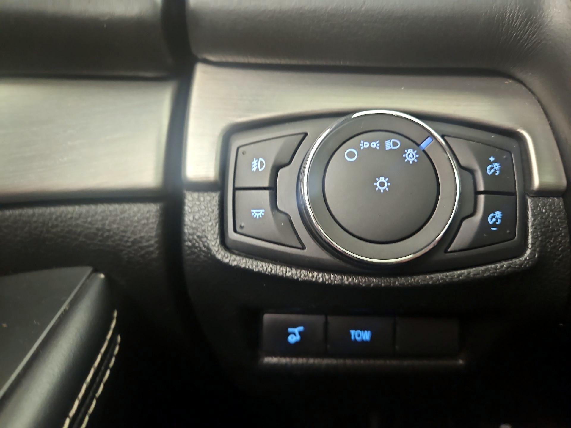 Thumbnail: 2017 Ford Explorer - 13