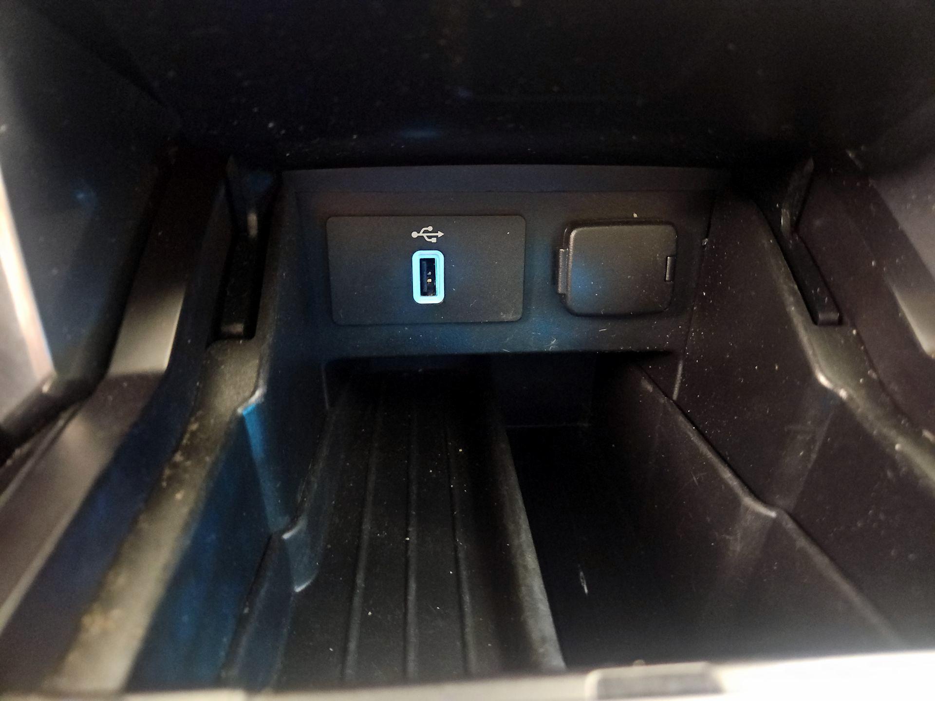 Thumbnail: 2017 Ford Explorer - 19