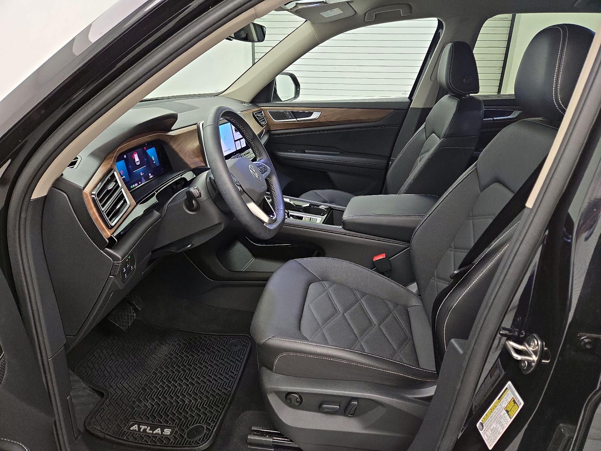 Thumbnail: 2024 Volkswagen Atlas - 11