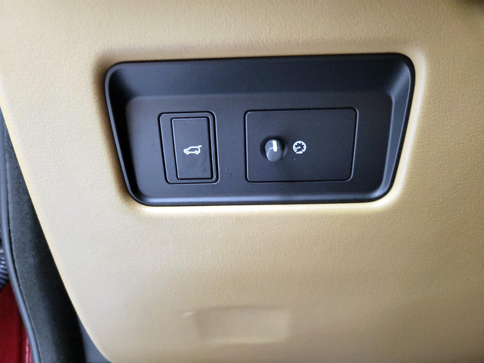 Thumbnail: 2023 Jaguar F-Pace - 13