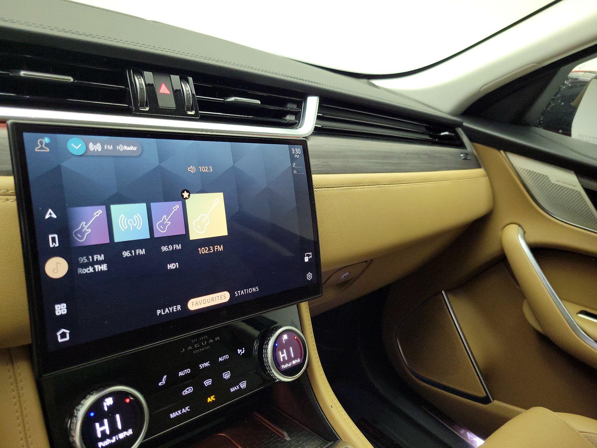 Thumbnail: 2023 Jaguar F-Pace - 16