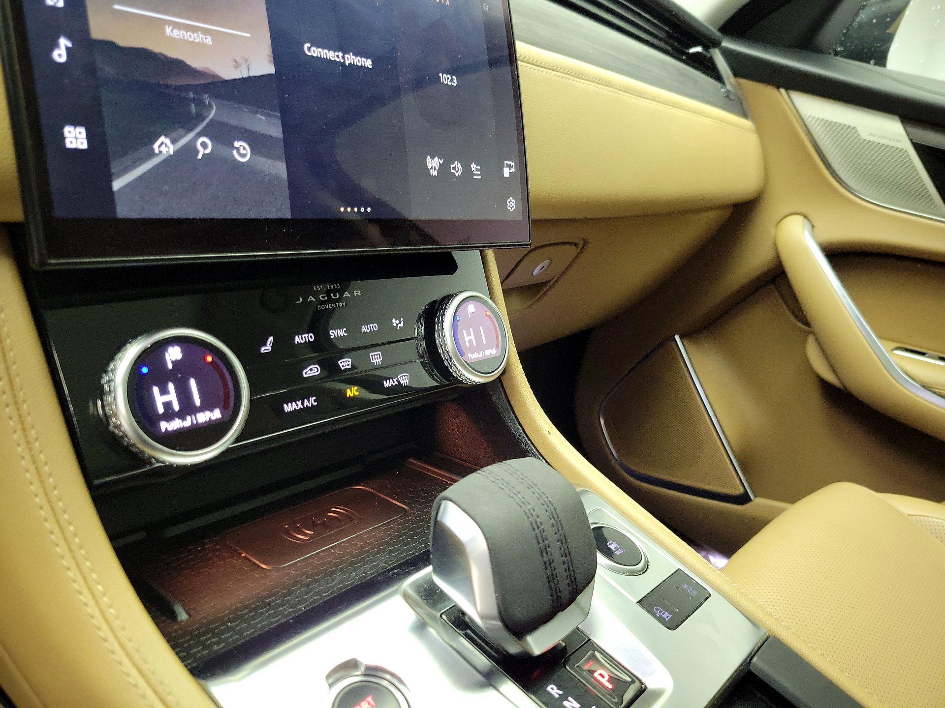 Thumbnail: 2023 Jaguar F-Pace - 17