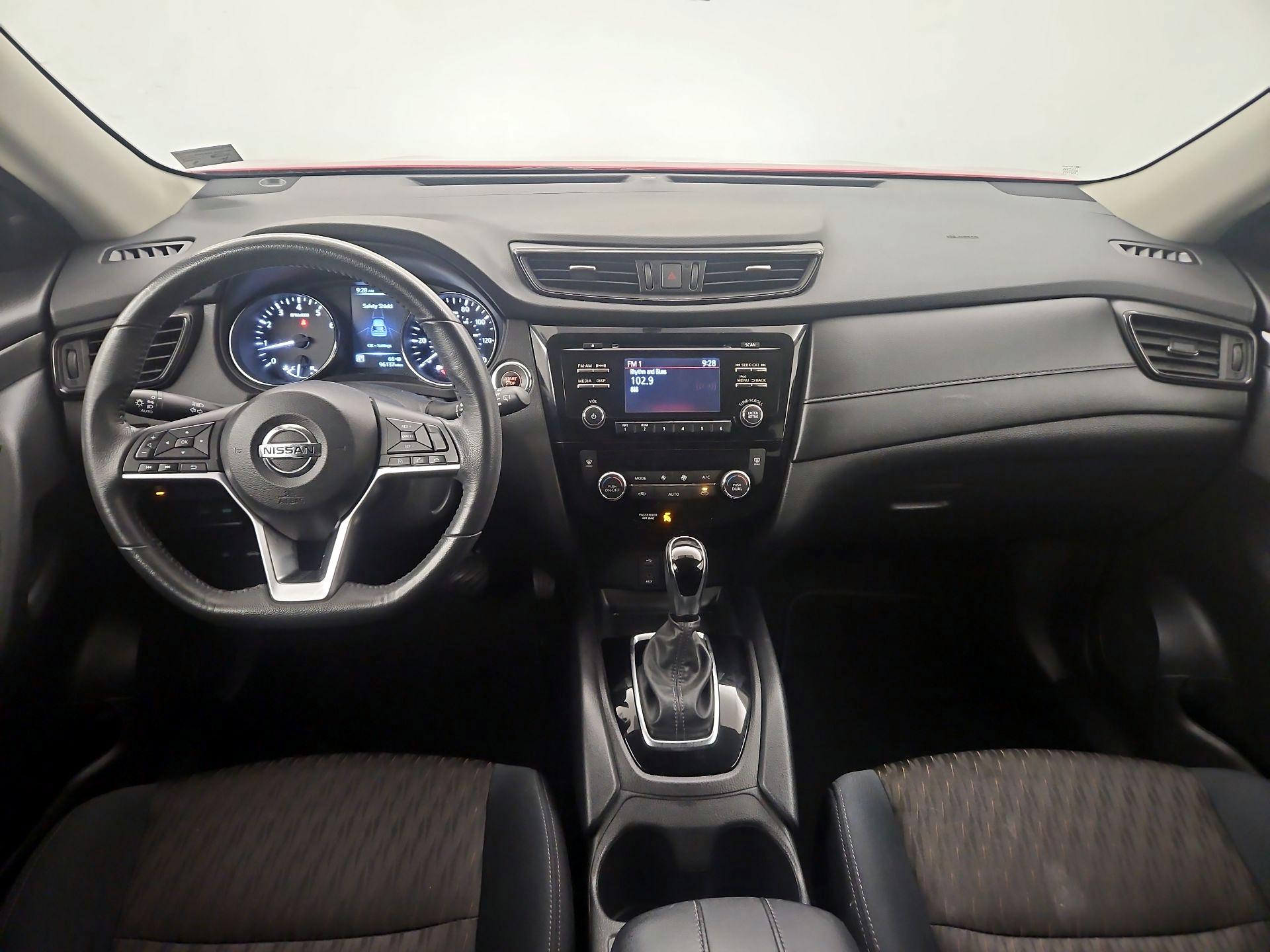 Thumbnail: 2017 Nissan Rogue - 9