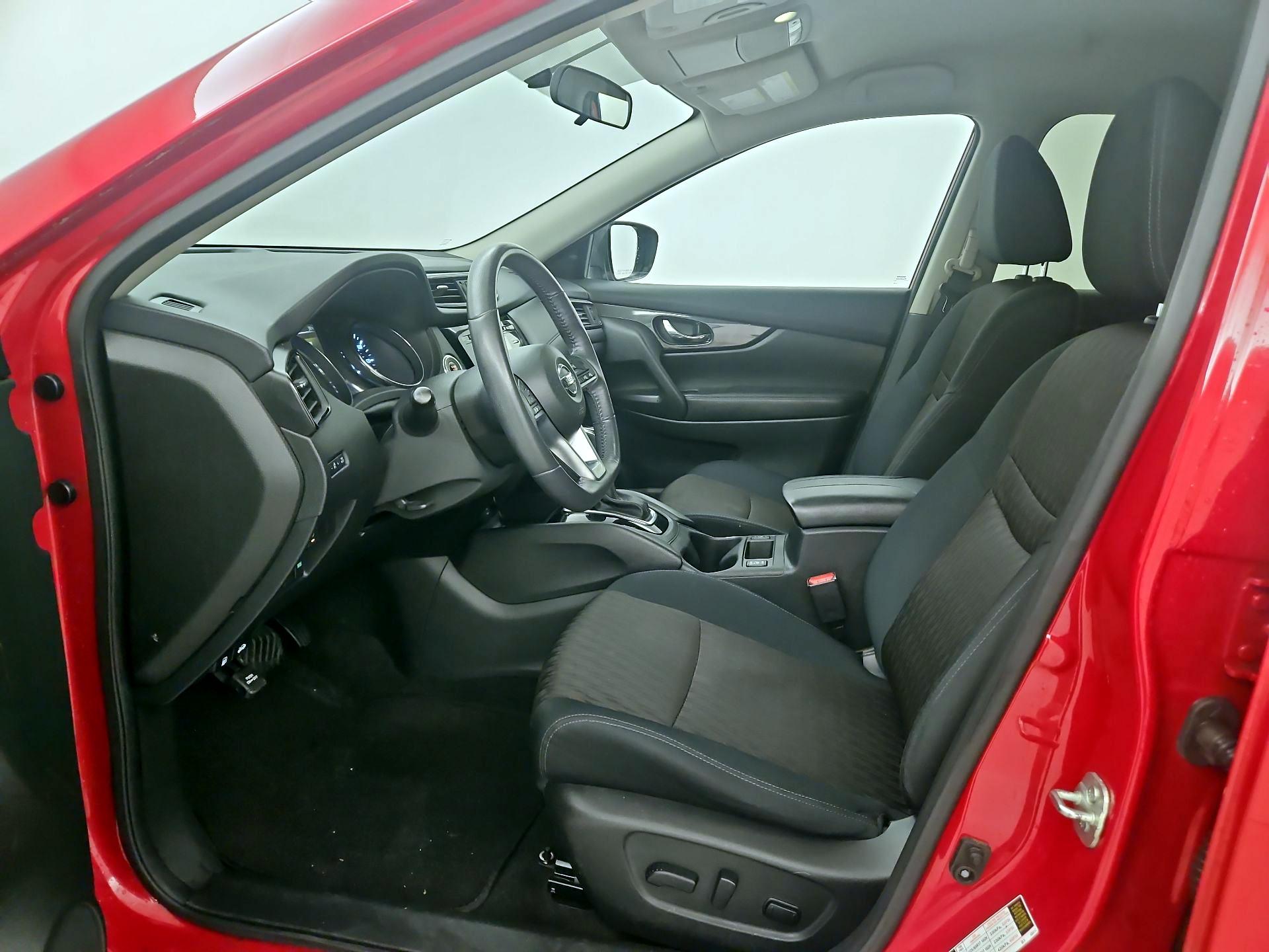 Thumbnail: 2017 Nissan Rogue - 11