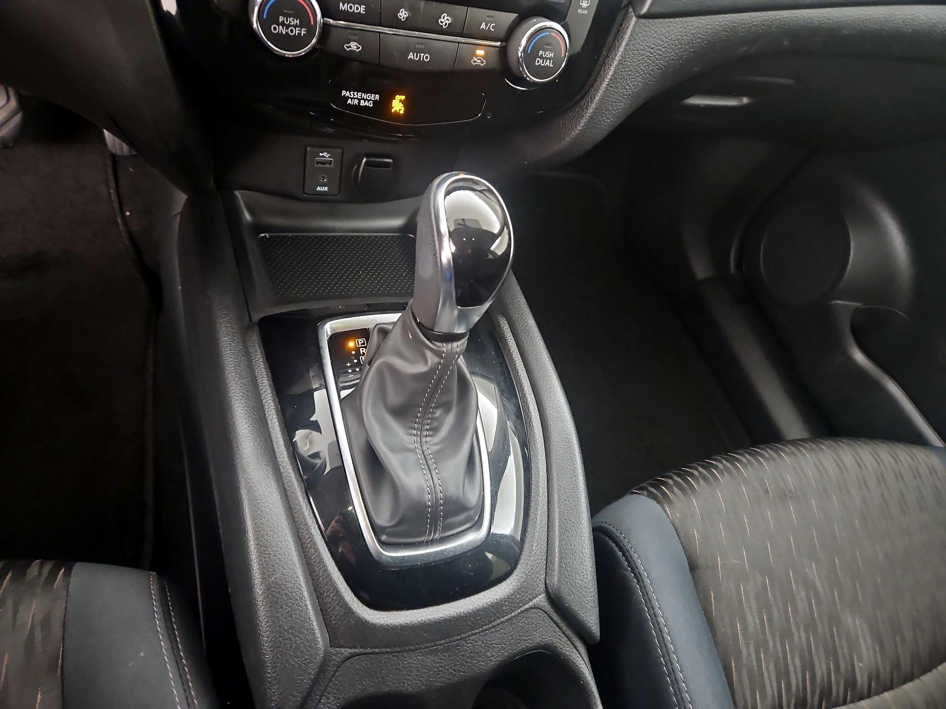 Thumbnail: 2017 Nissan Rogue - 17