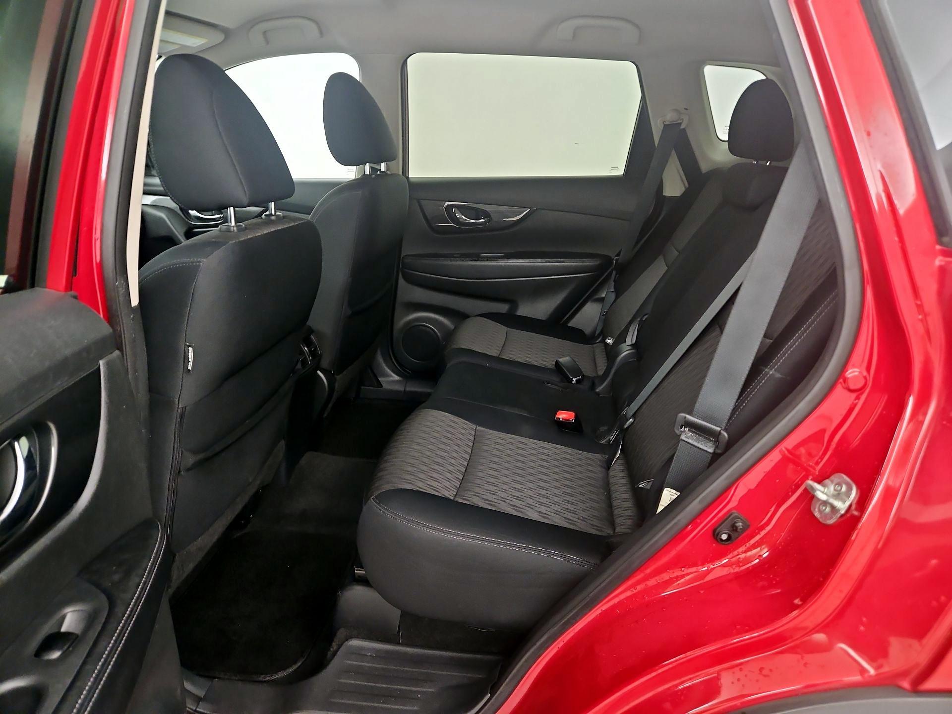 Thumbnail: 2017 Nissan Rogue - 19