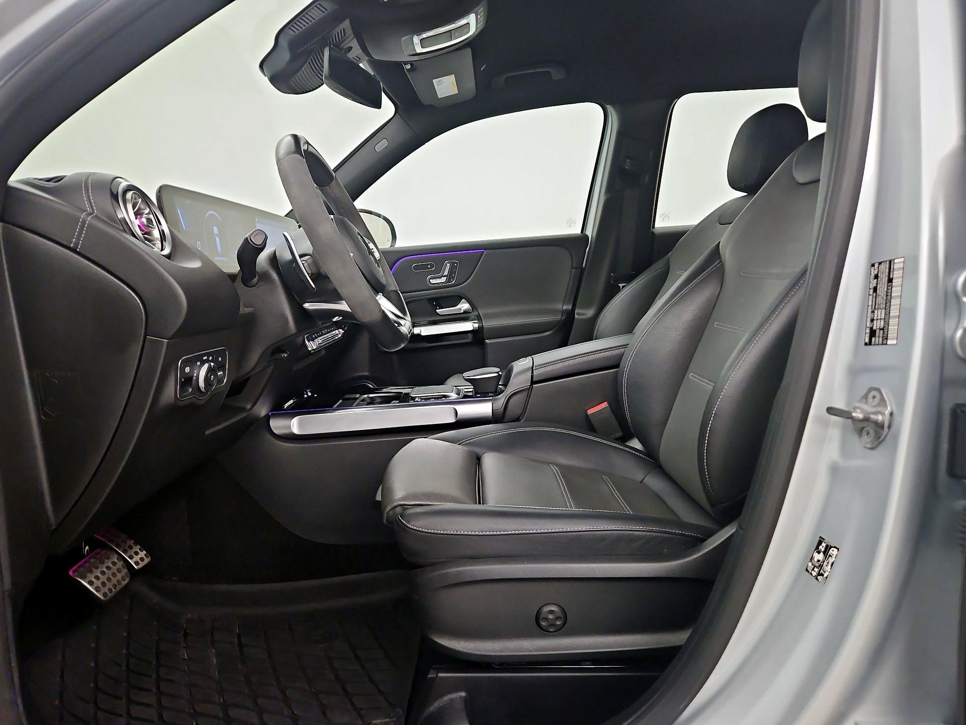 Thumbnail: 2021 Mercedes-Benz GLB - 11