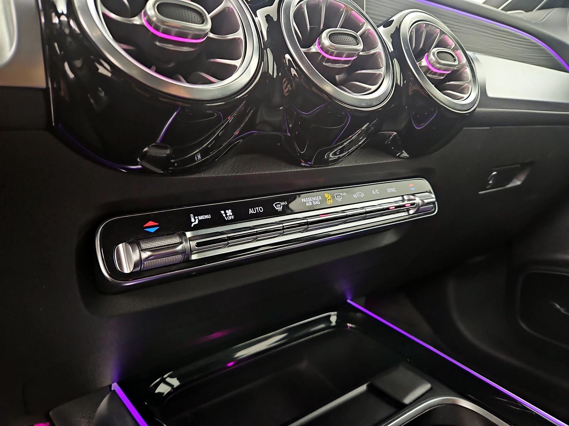 Thumbnail: 2021 Mercedes-Benz GLB - 17