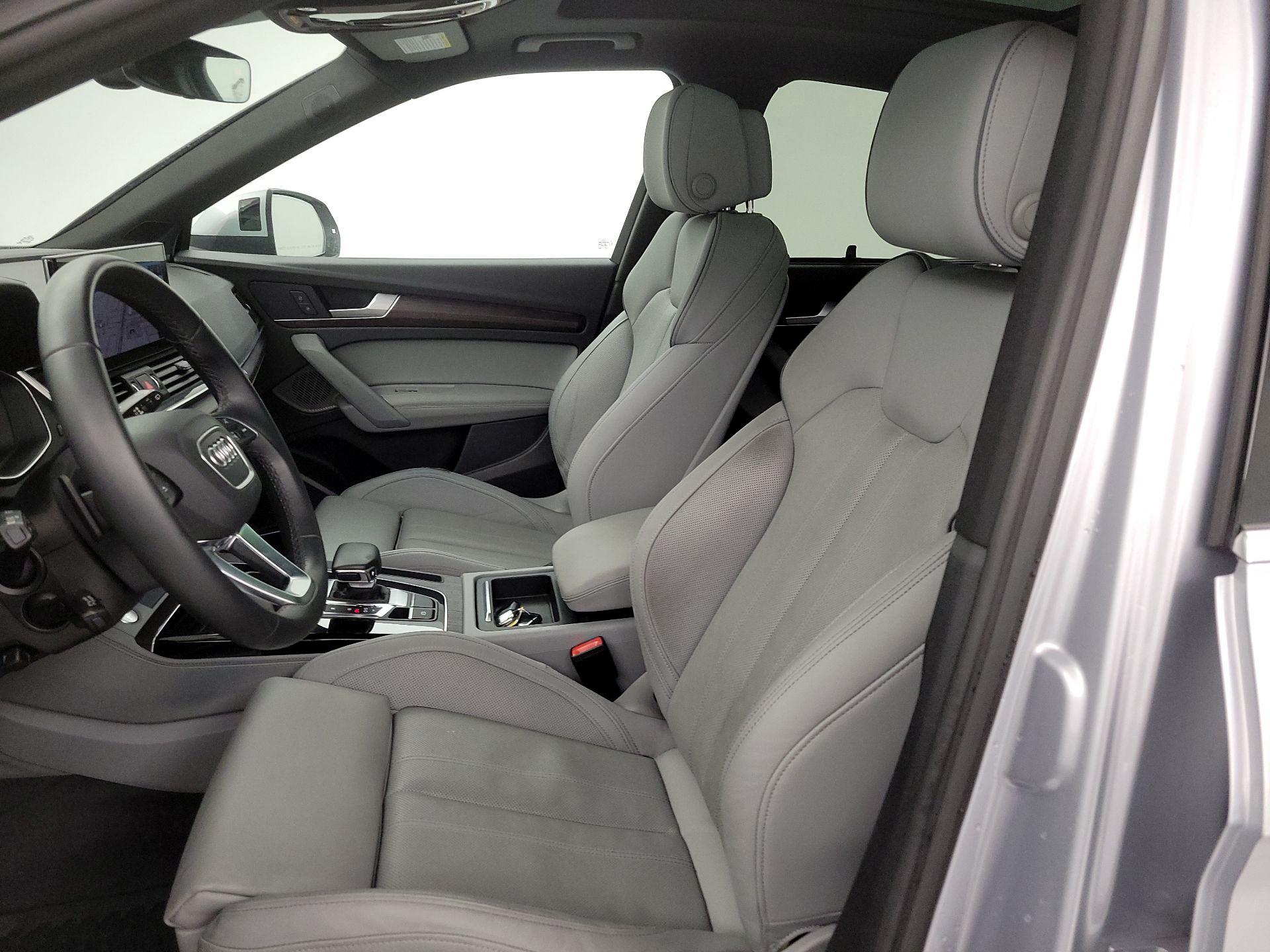 Thumbnail: 2022 Audi Q5 - 11