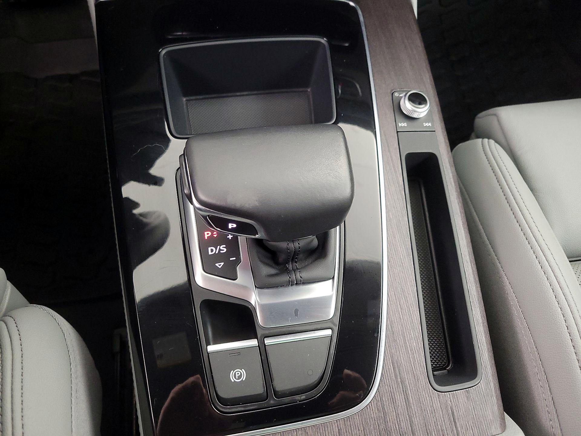 Thumbnail: 2022 Audi Q5 - 18