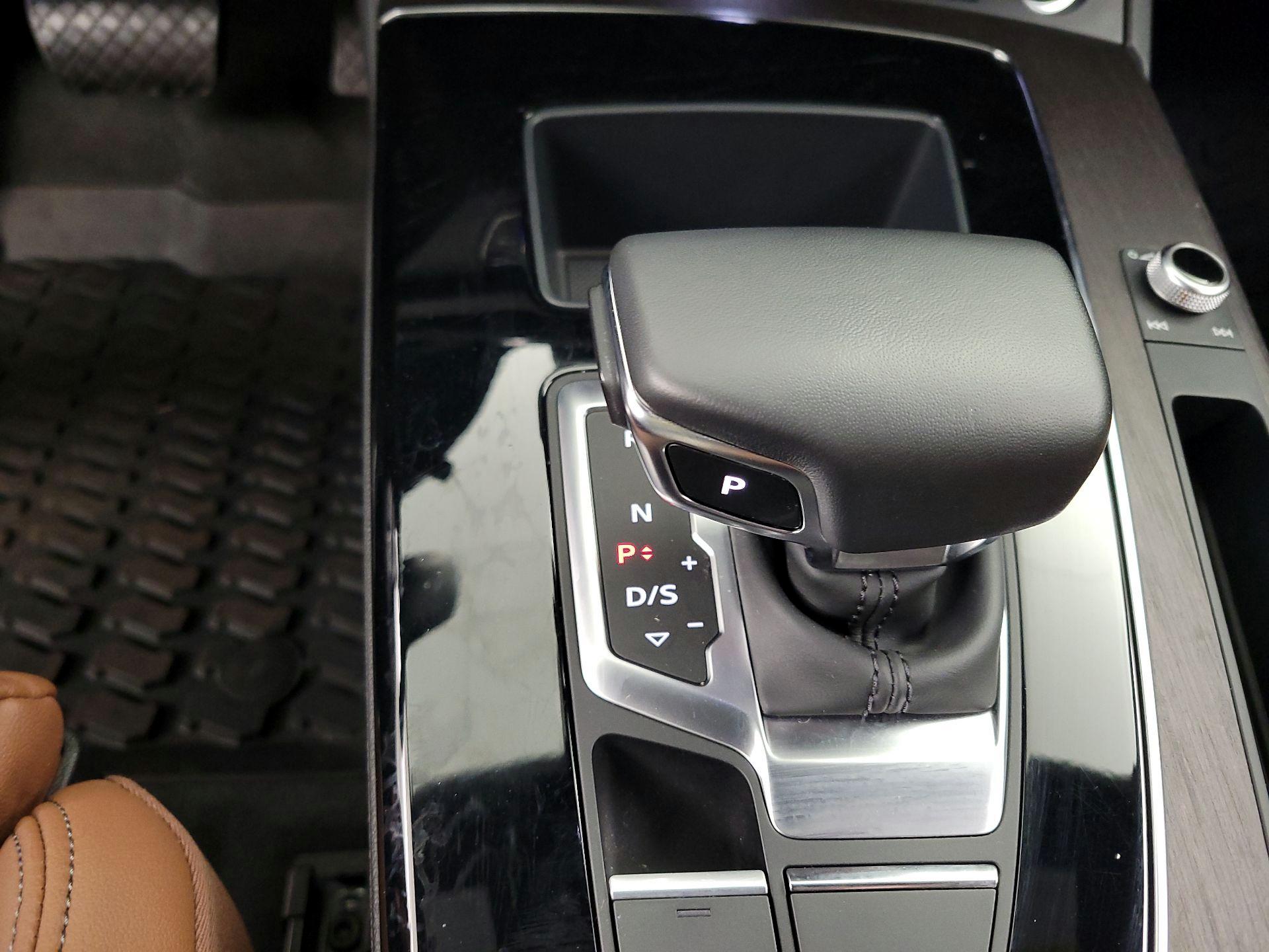 Thumbnail: 2023 Audi Q5 - 17