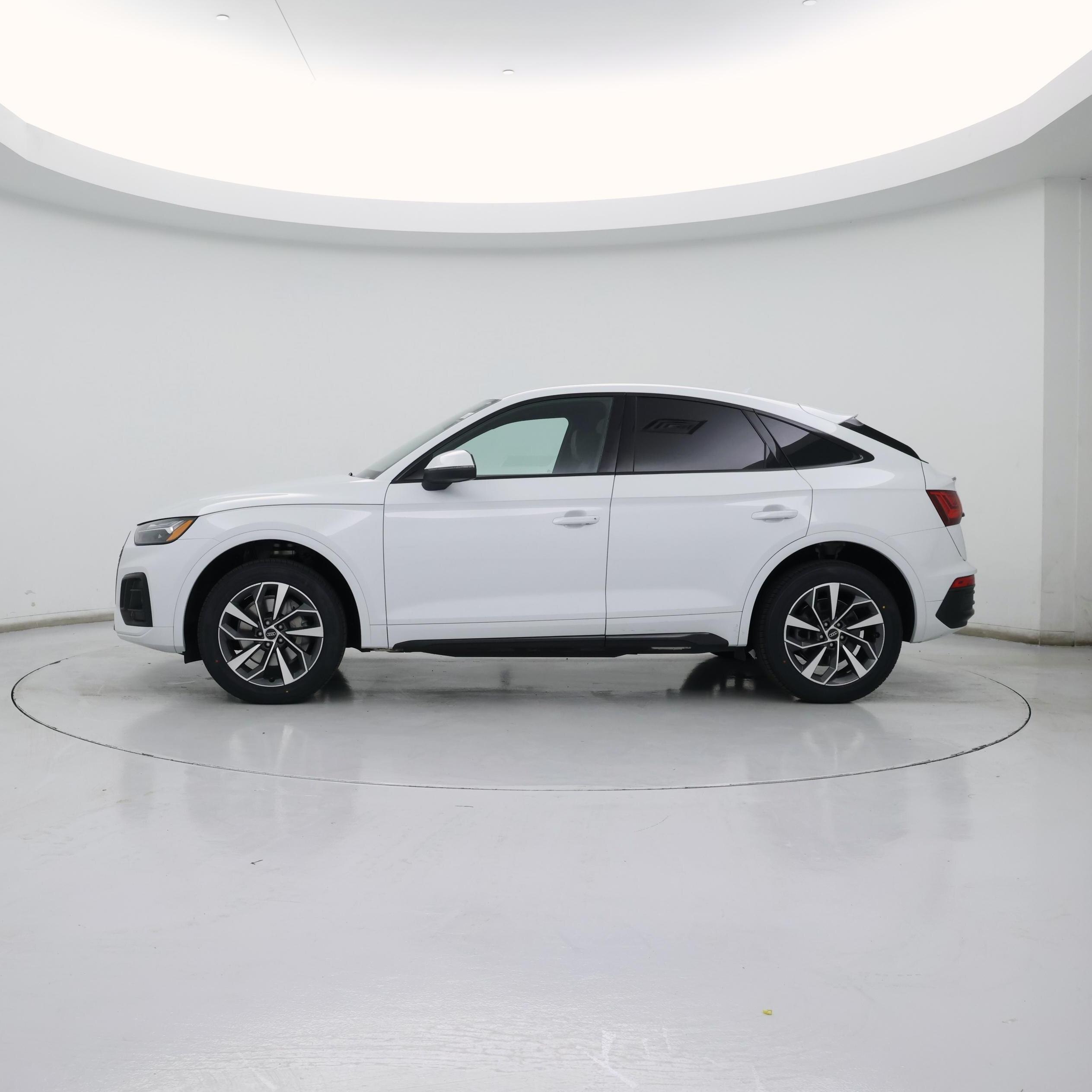 Thumbnail: 2023 Audi Q5 - 3