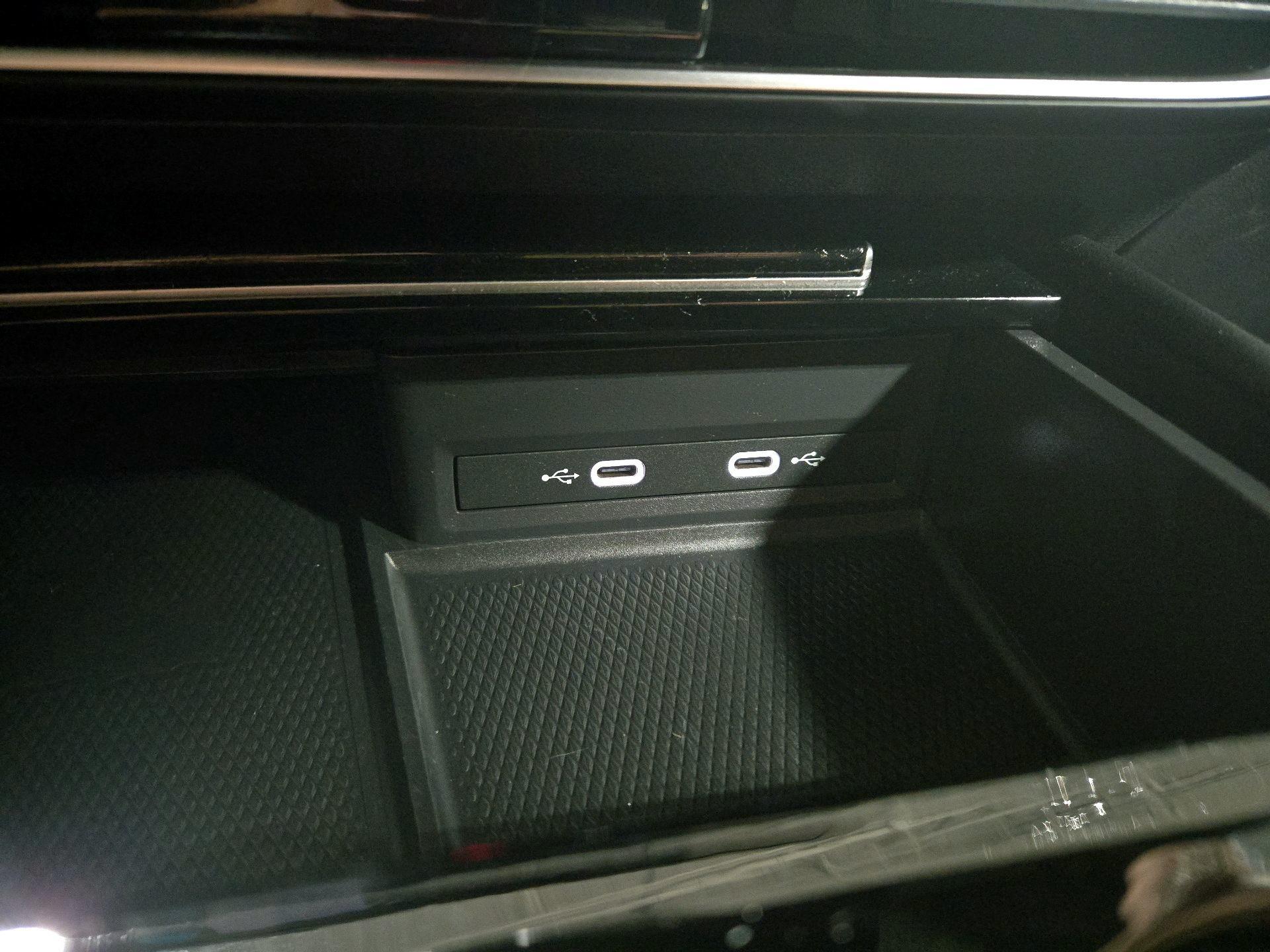 Thumbnail: 2024 Volkswagen Atlas - 17