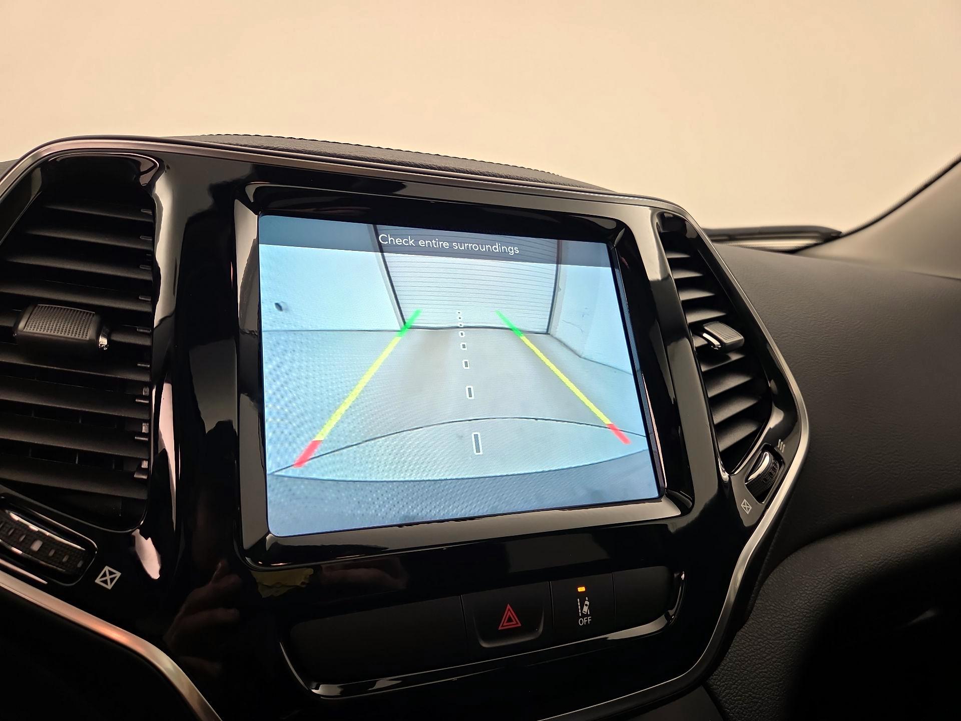 Thumbnail: 2022 Jeep Cherokee - 14