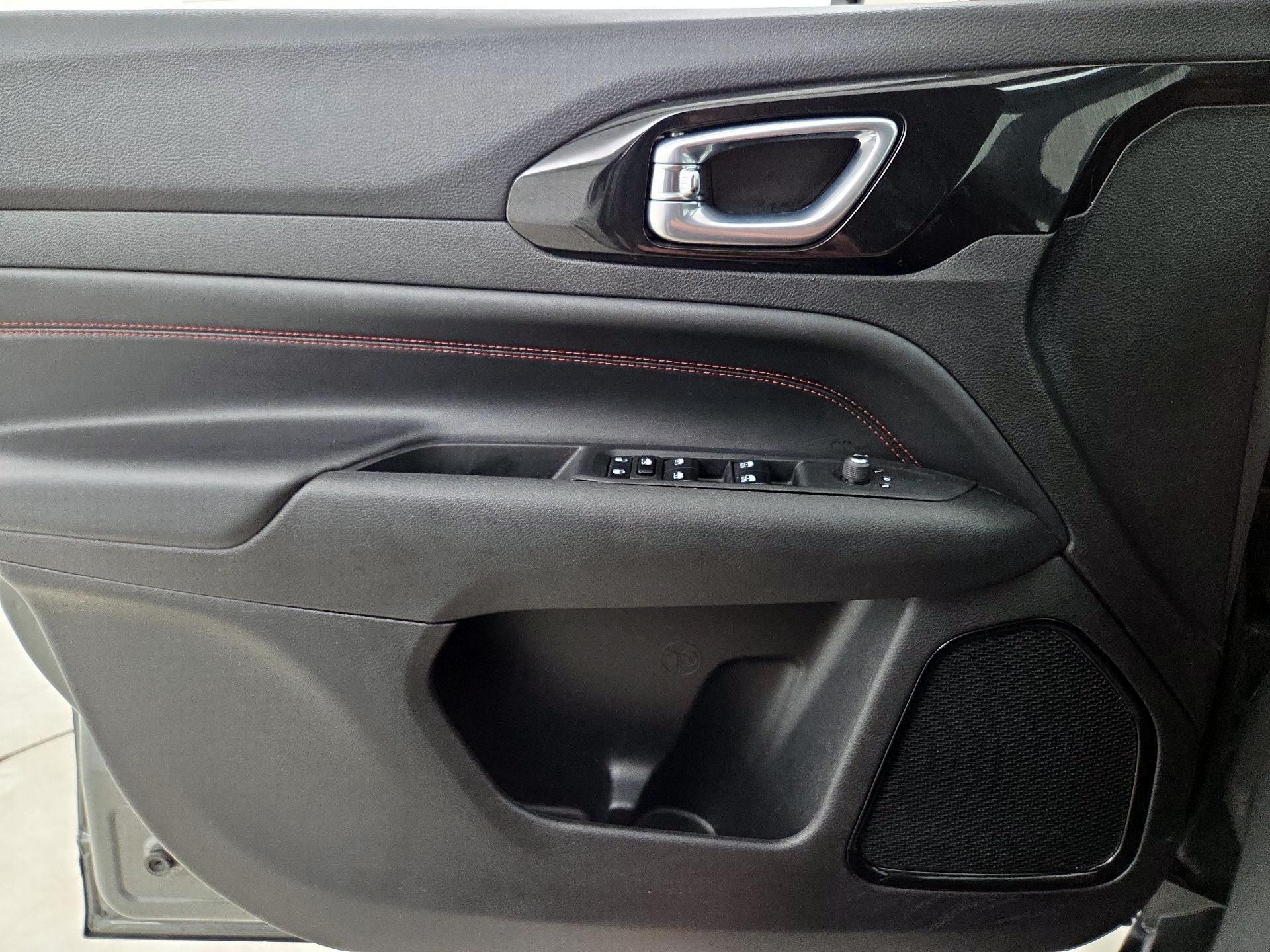 Thumbnail: 2023 Jeep Compass - 12