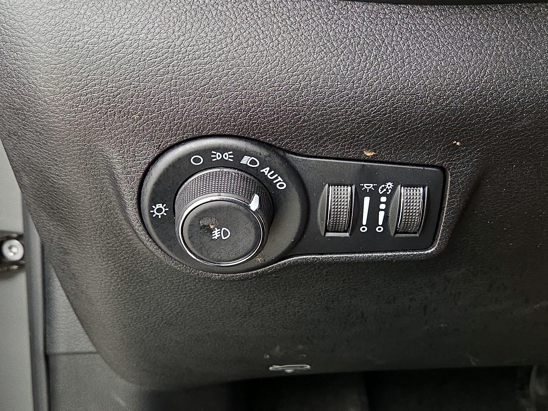 Thumbnail: 2023 Jeep Compass - 13