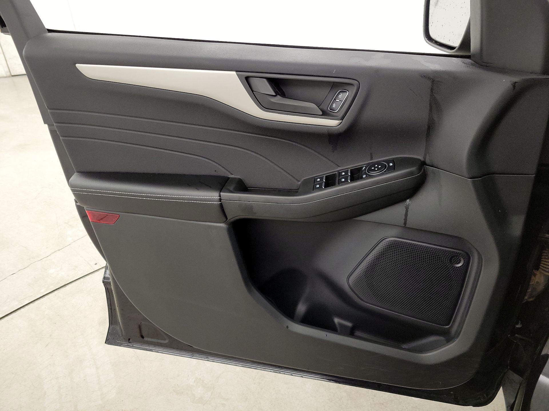 Thumbnail: 2022 Ford Escape - 12